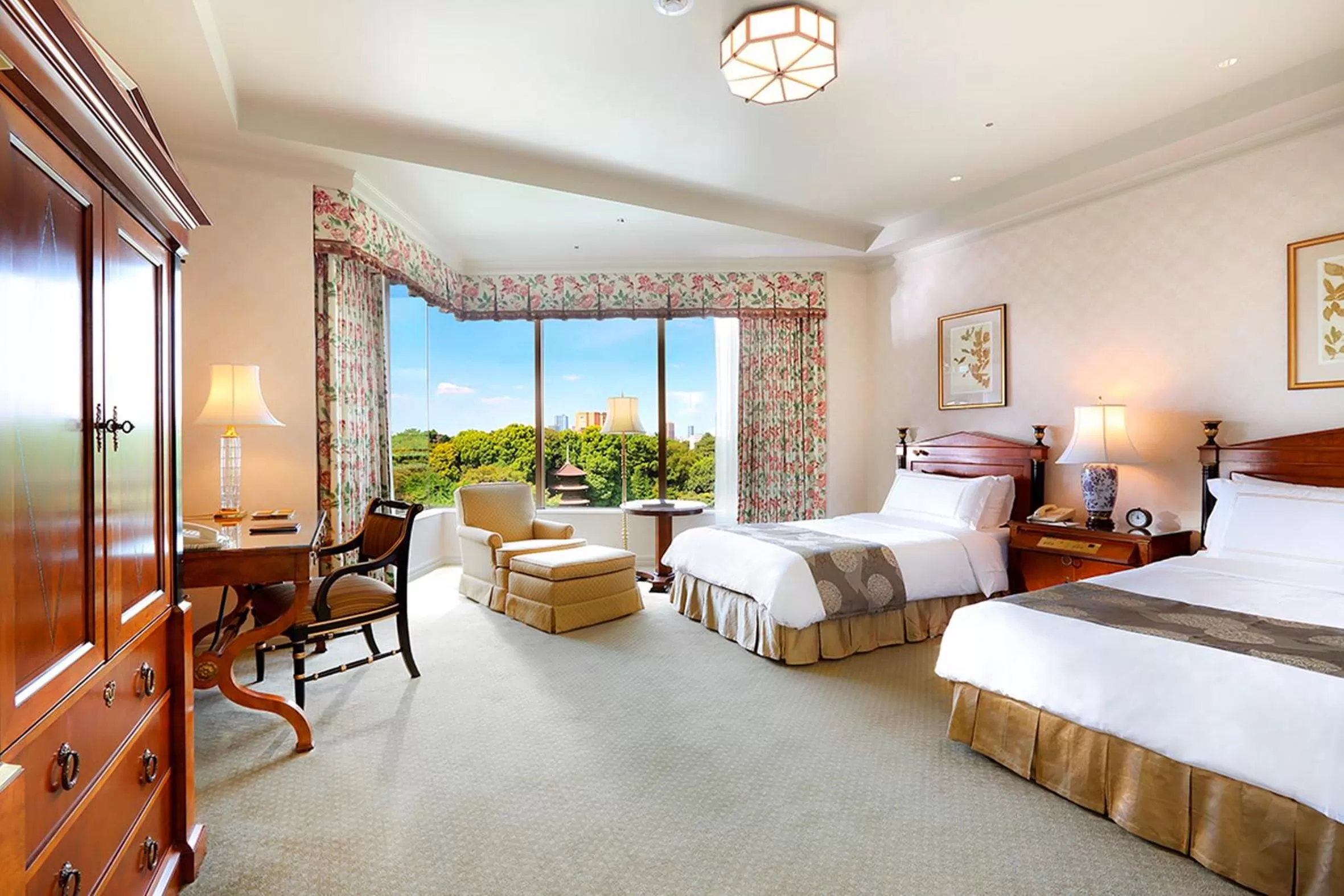 Garden view, Bed in Hotel Chinzanso Tokyo