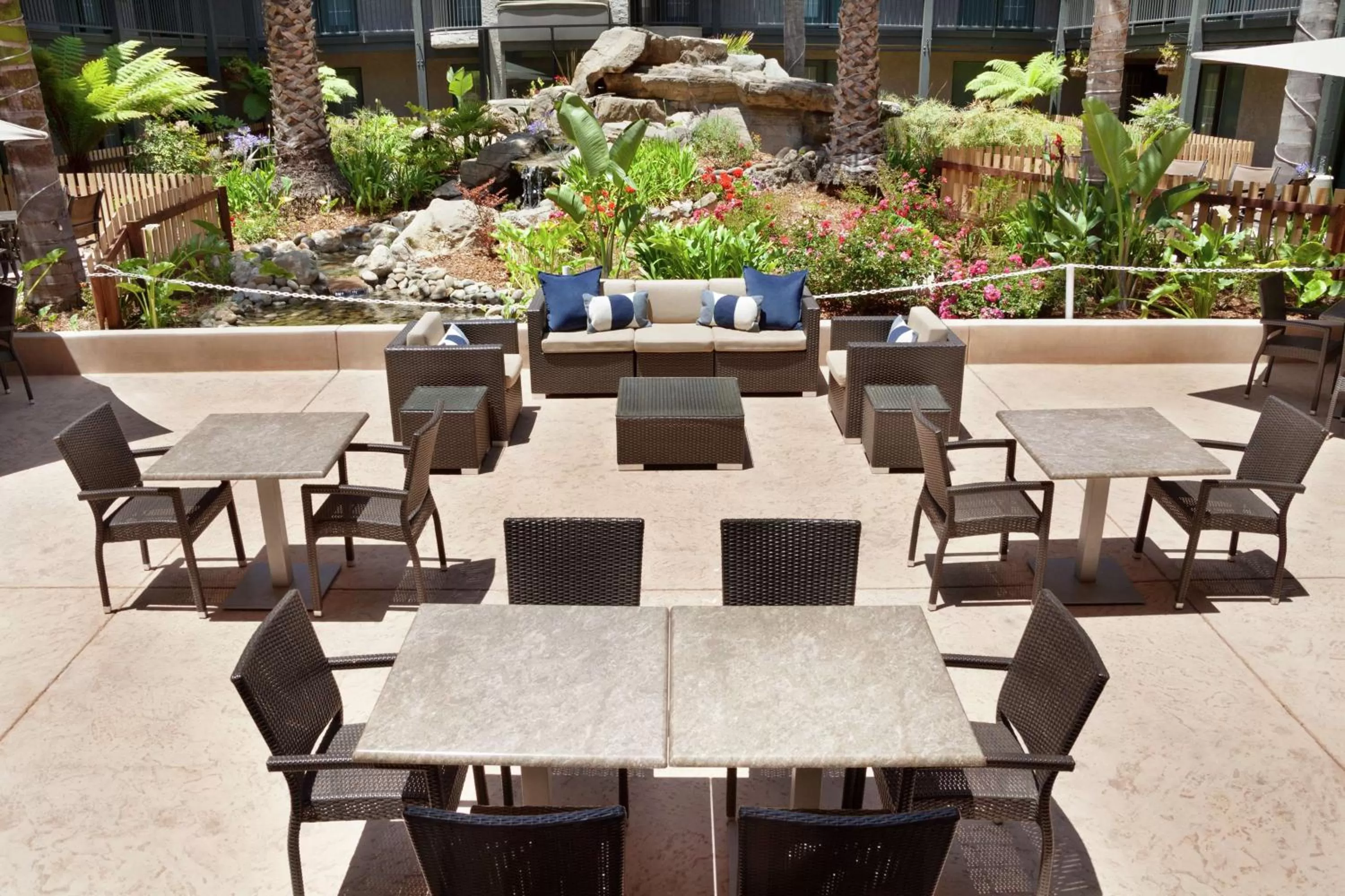 Garden in Embassy Suites by Hilton Lompoc Central Coast