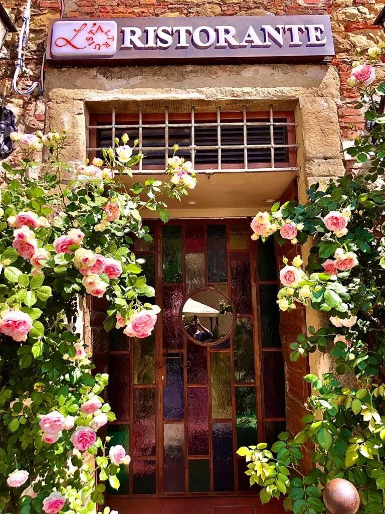 Restaurant/places to eat in Hotel Logge Dei Mercanti