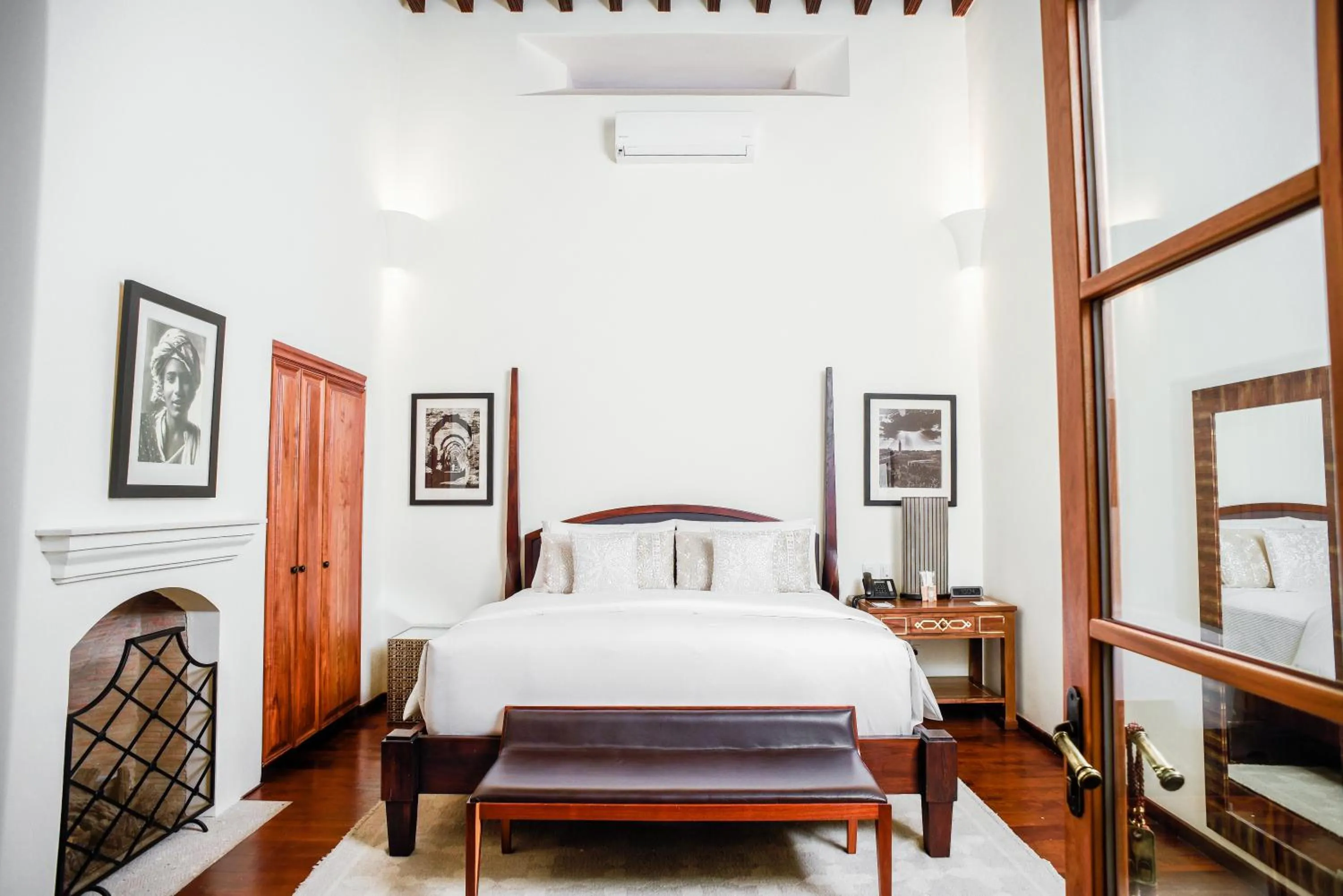 Photo of the whole room, Bed in Hotel Casa Blanca 7