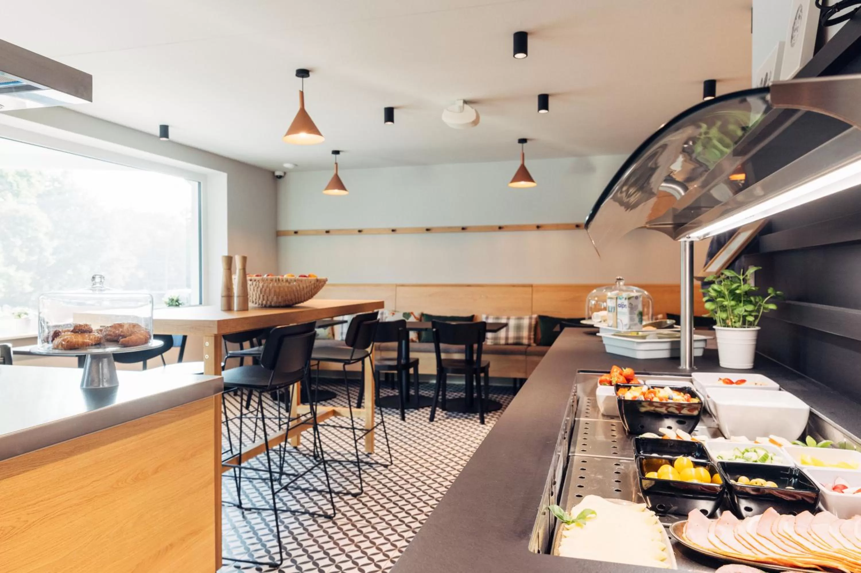 Buffet breakfast in harry's home Berlin-Moabit hotel & apartments