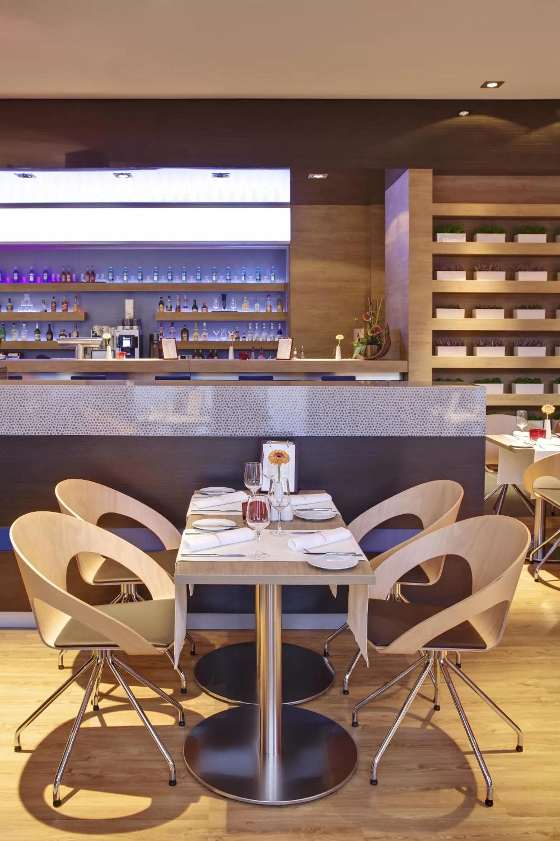 Restaurant/places to eat in IntercityHotel Leipzig