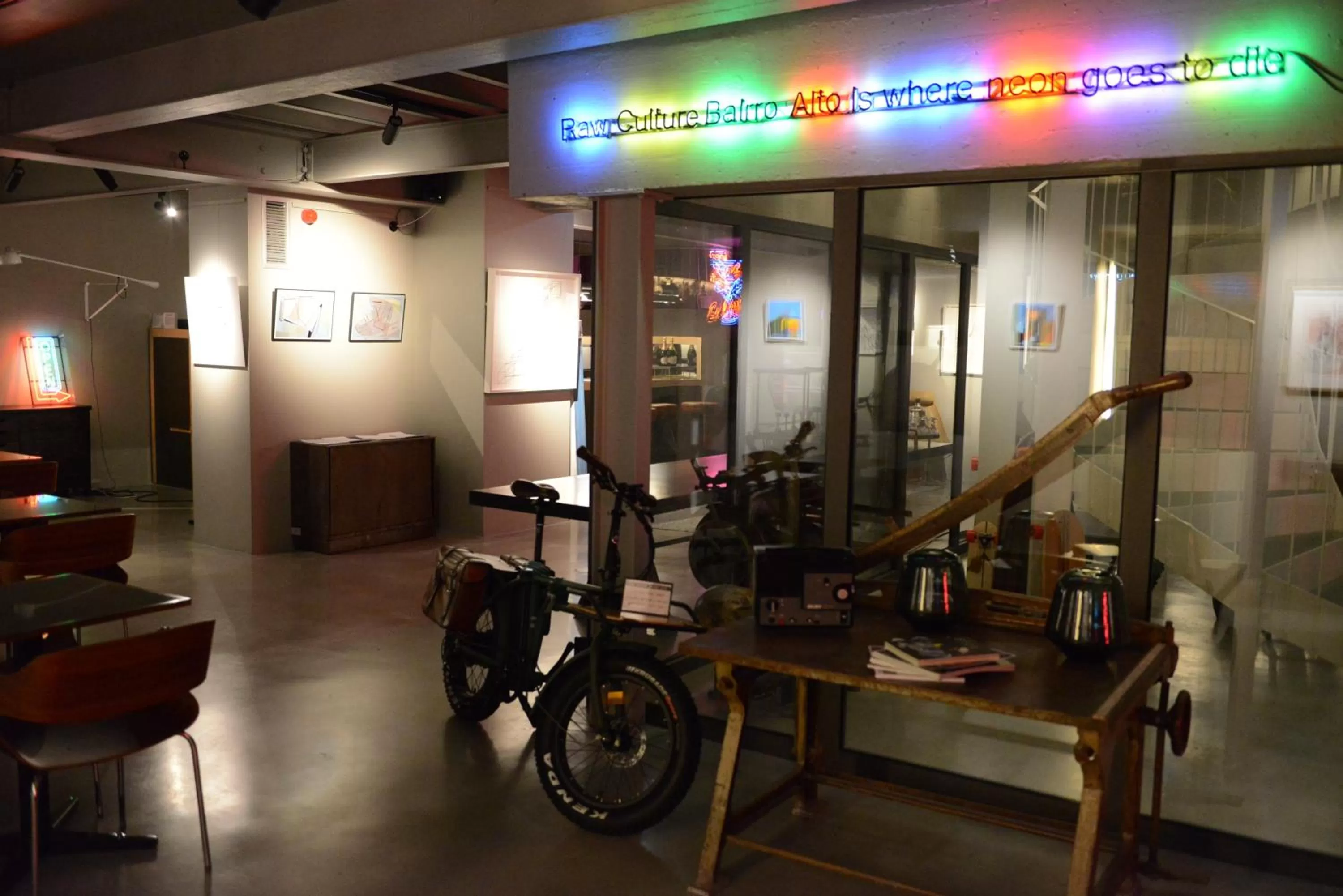 Communal lounge/ TV room in Raw Culture Art & Lofts Bairro Alto