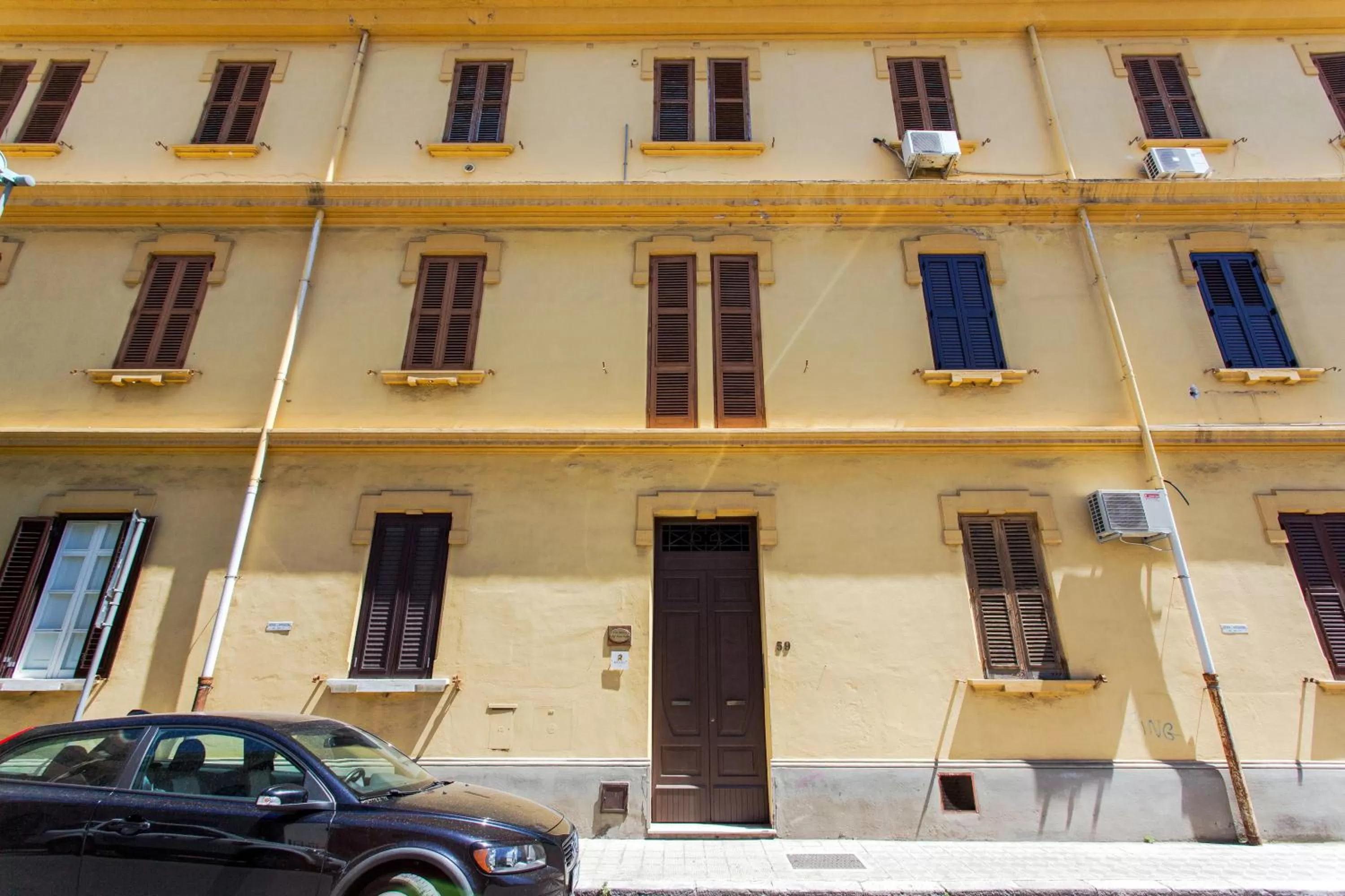 Property building in Rhegion B&B