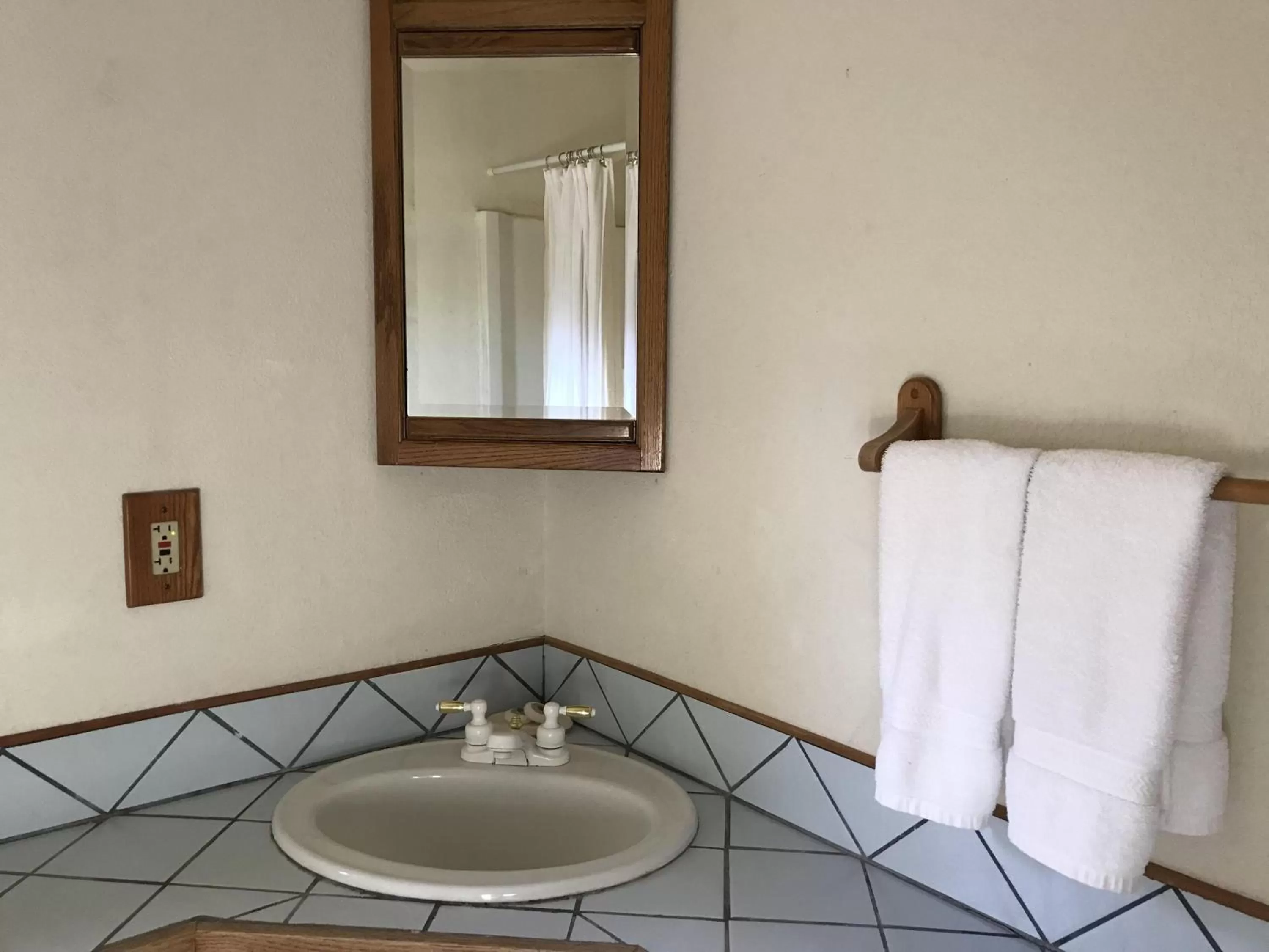 Bedroom, Bathroom in Backyard Garden Oasis