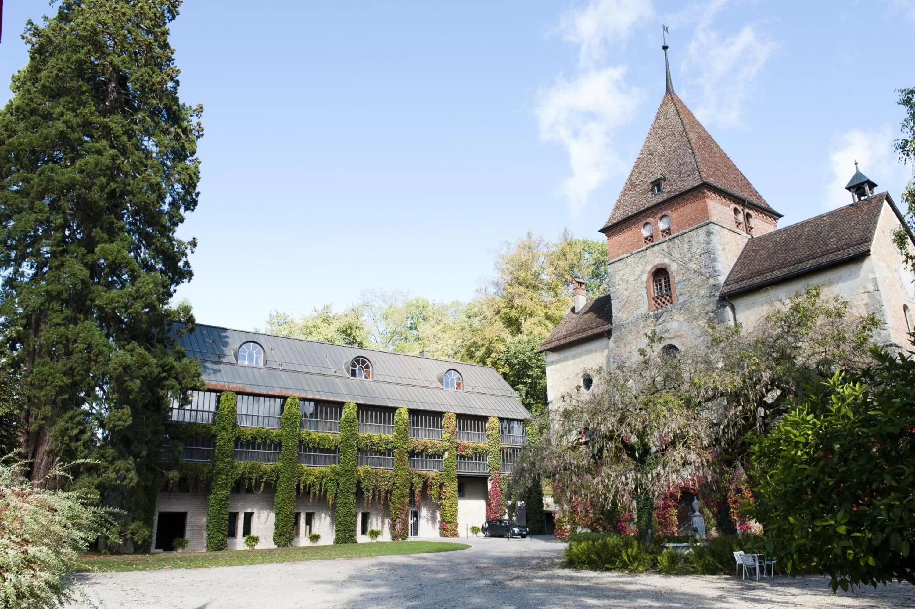 Facade/entrance in Schloss Münchenwiler