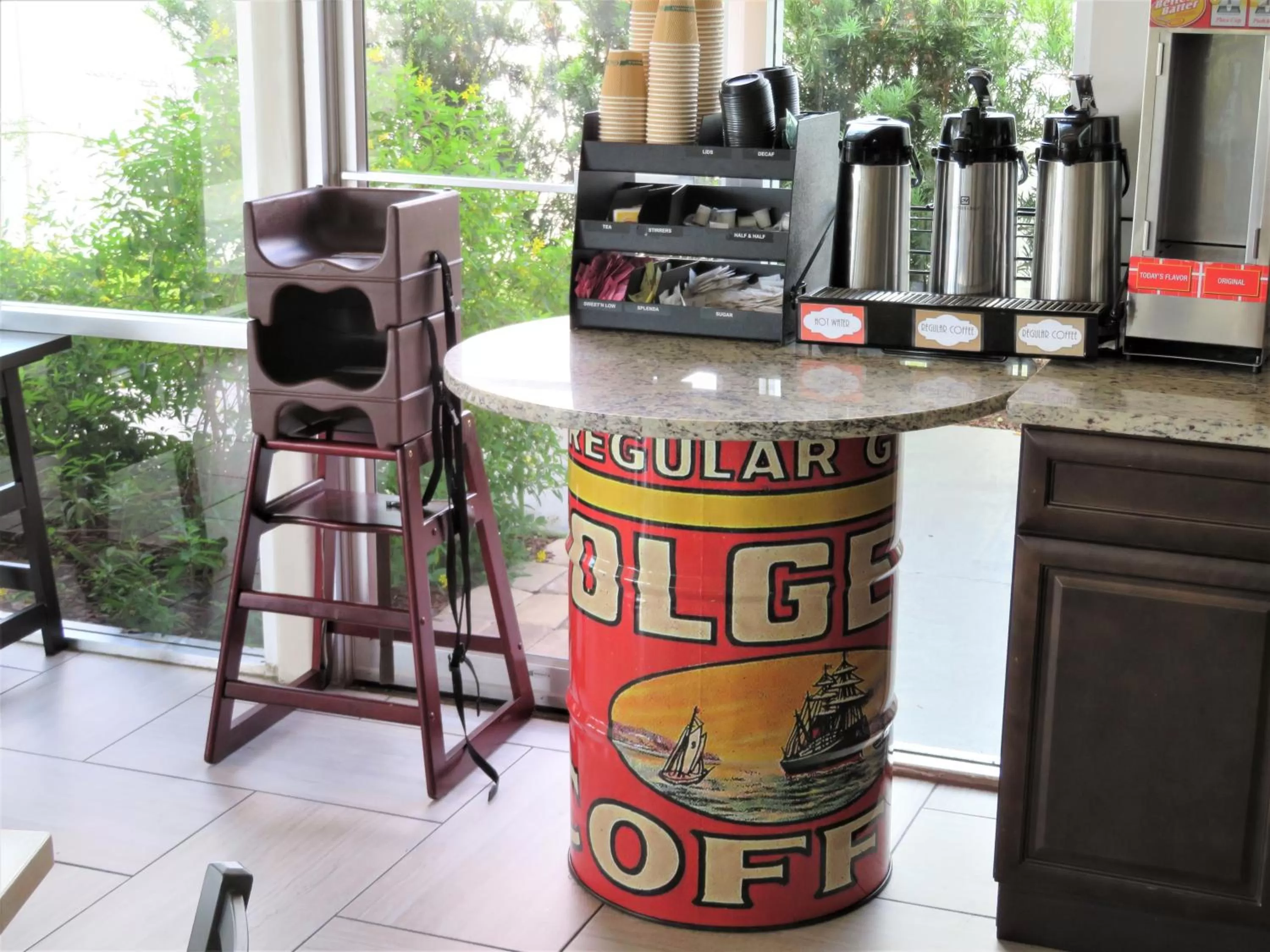 Coffee/tea facilities in Smart Stay Inn - Saint Augustine