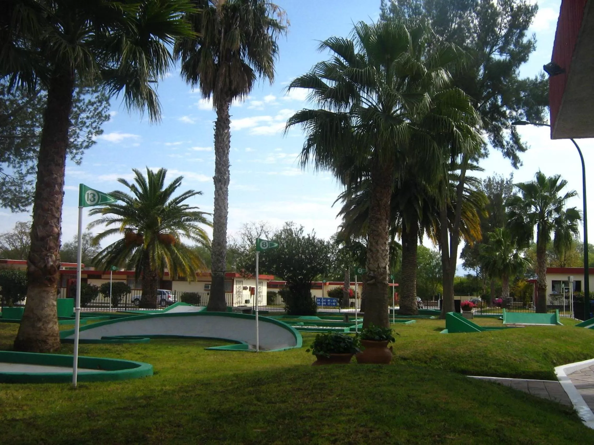 Day in Hotel Las Palmas Midway Inn