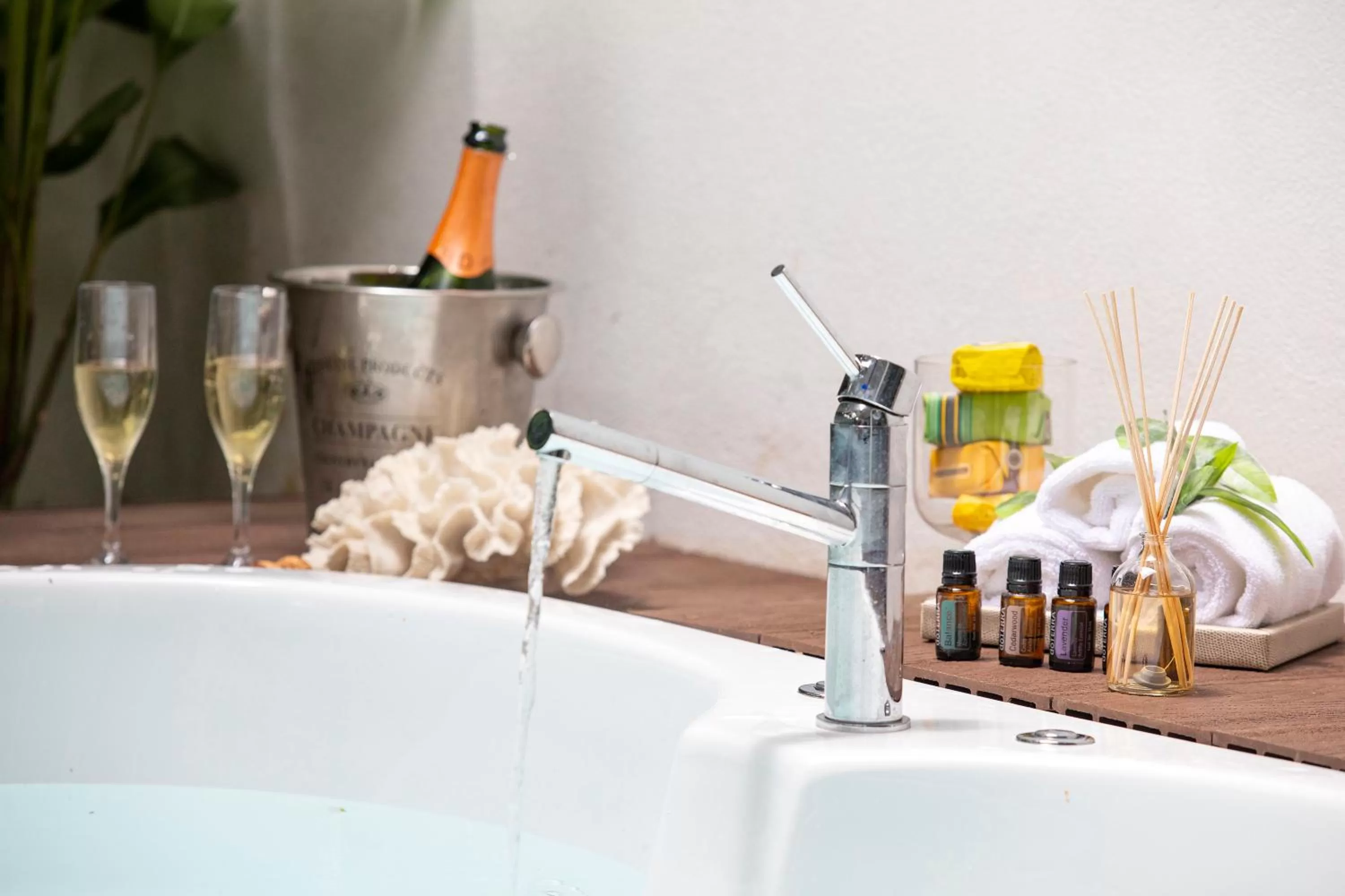 Hot Tub in Pumilio Mountain & Ocean Hotel