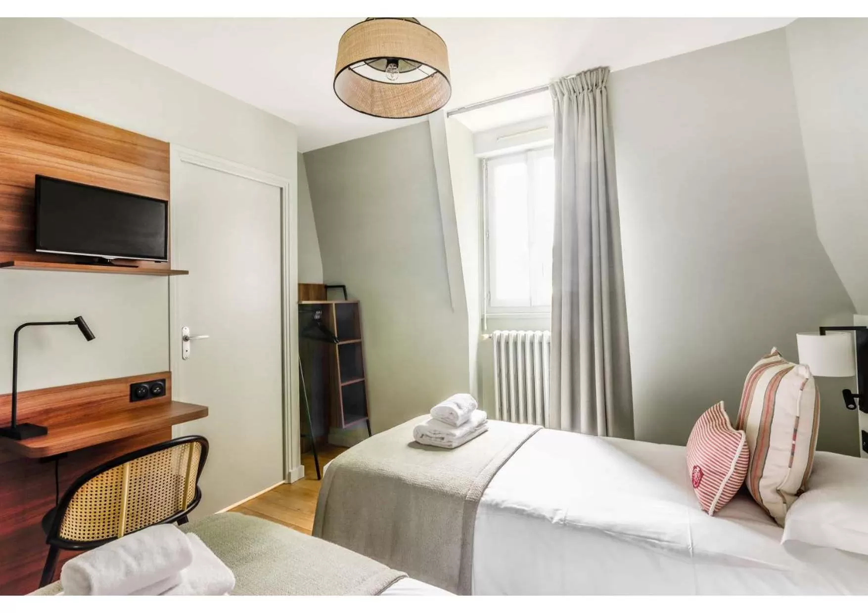 Bed in Hôtel Restaurant Le Cap