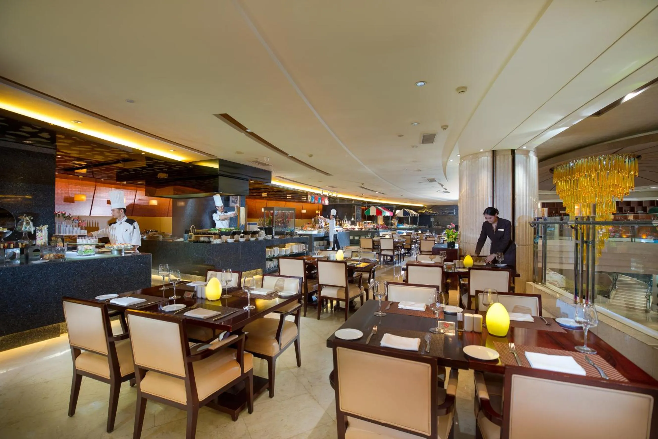 Restaurant/places to eat in Wyndham Grand Plaza Royale Hangzhou
