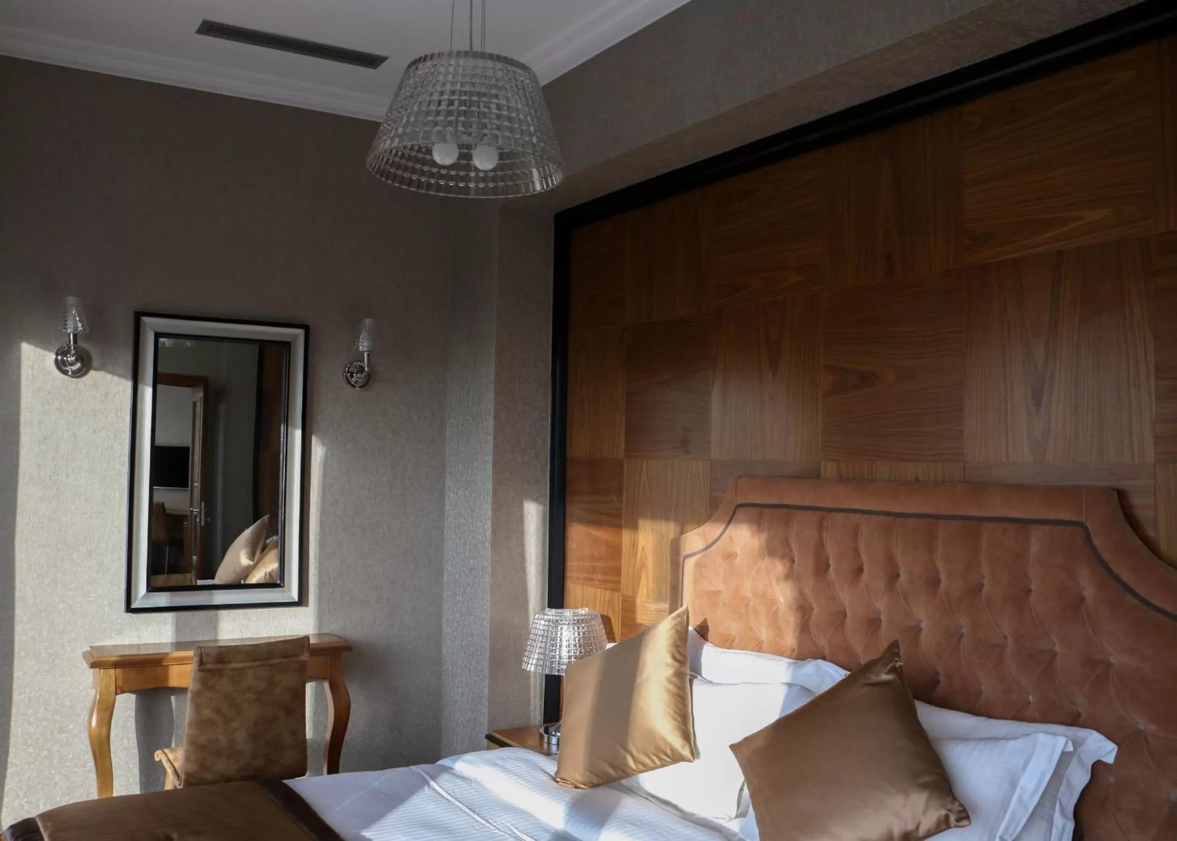 Bed in Hotel Colosseo Tirana