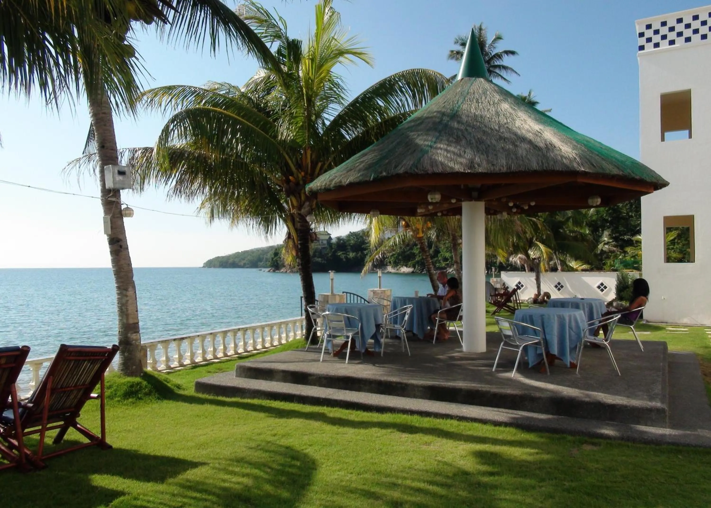 Facade/entrance in Squares Beachside Apartments