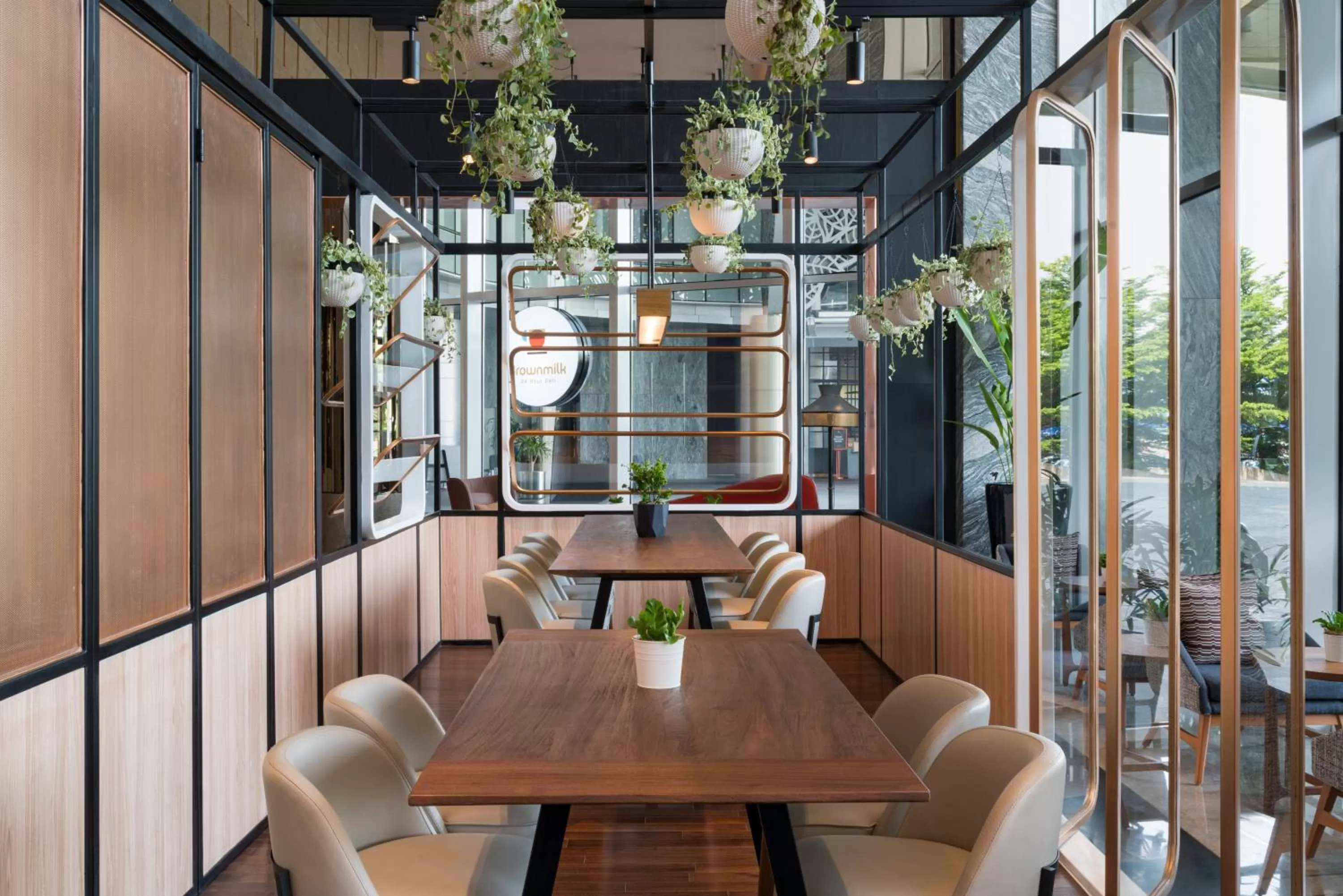 Lounge or bar in Swissôtel Jakarta PIK Avenue