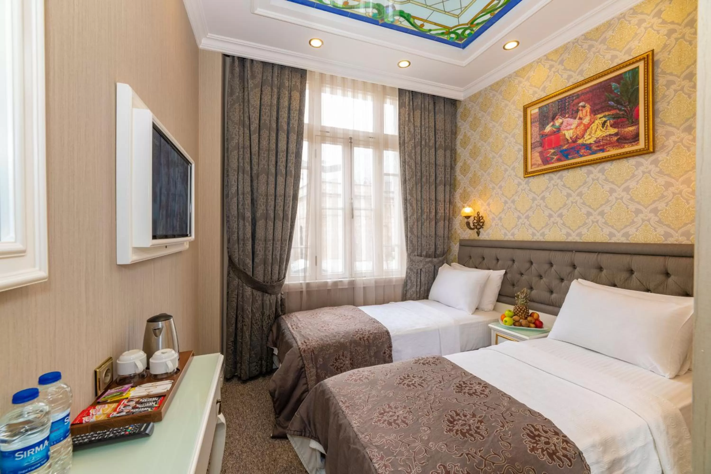 Bed in Alpek Hotel
