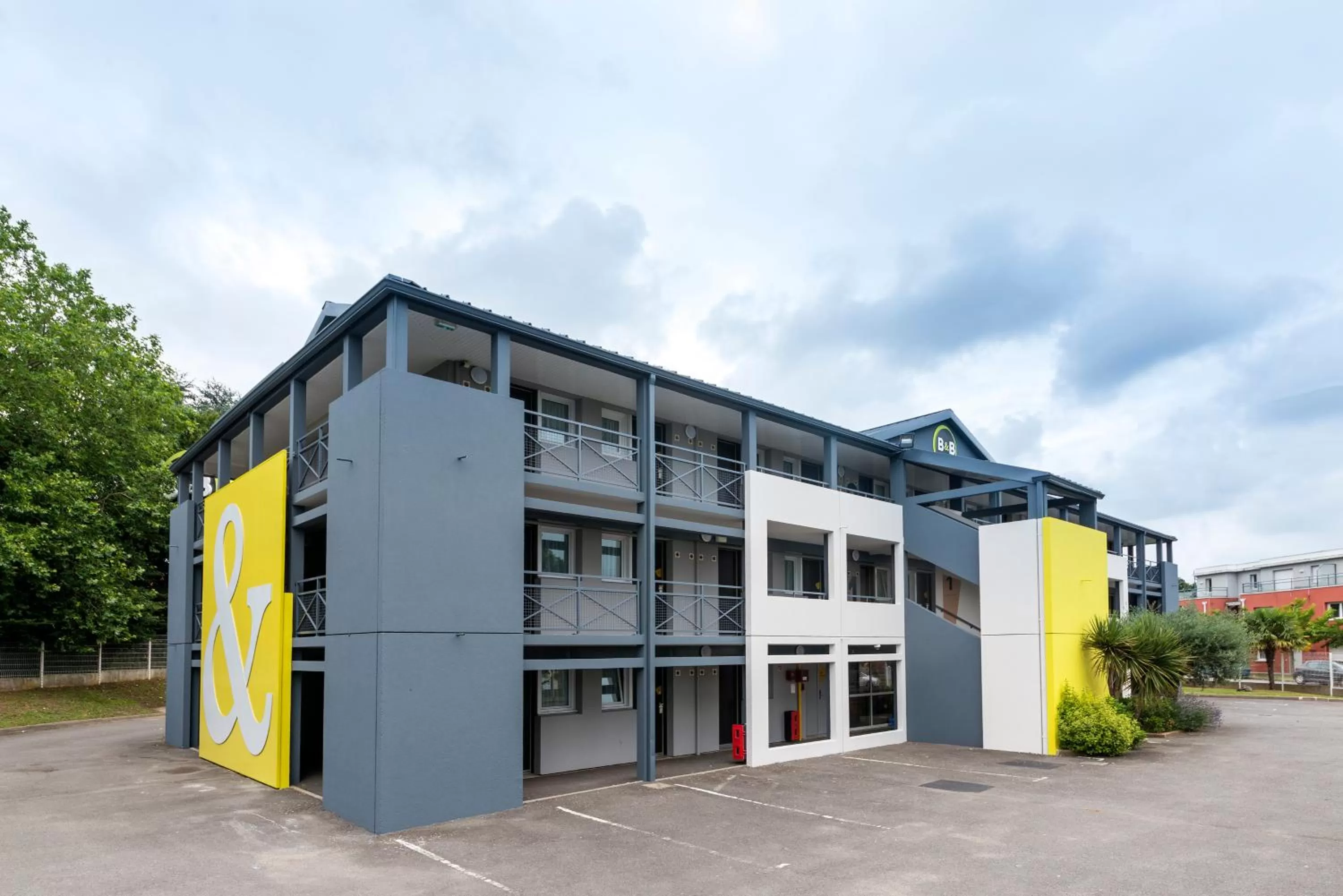 Facade/entrance in B&B HOTEL Nantes Parc Expos La Beaujoire