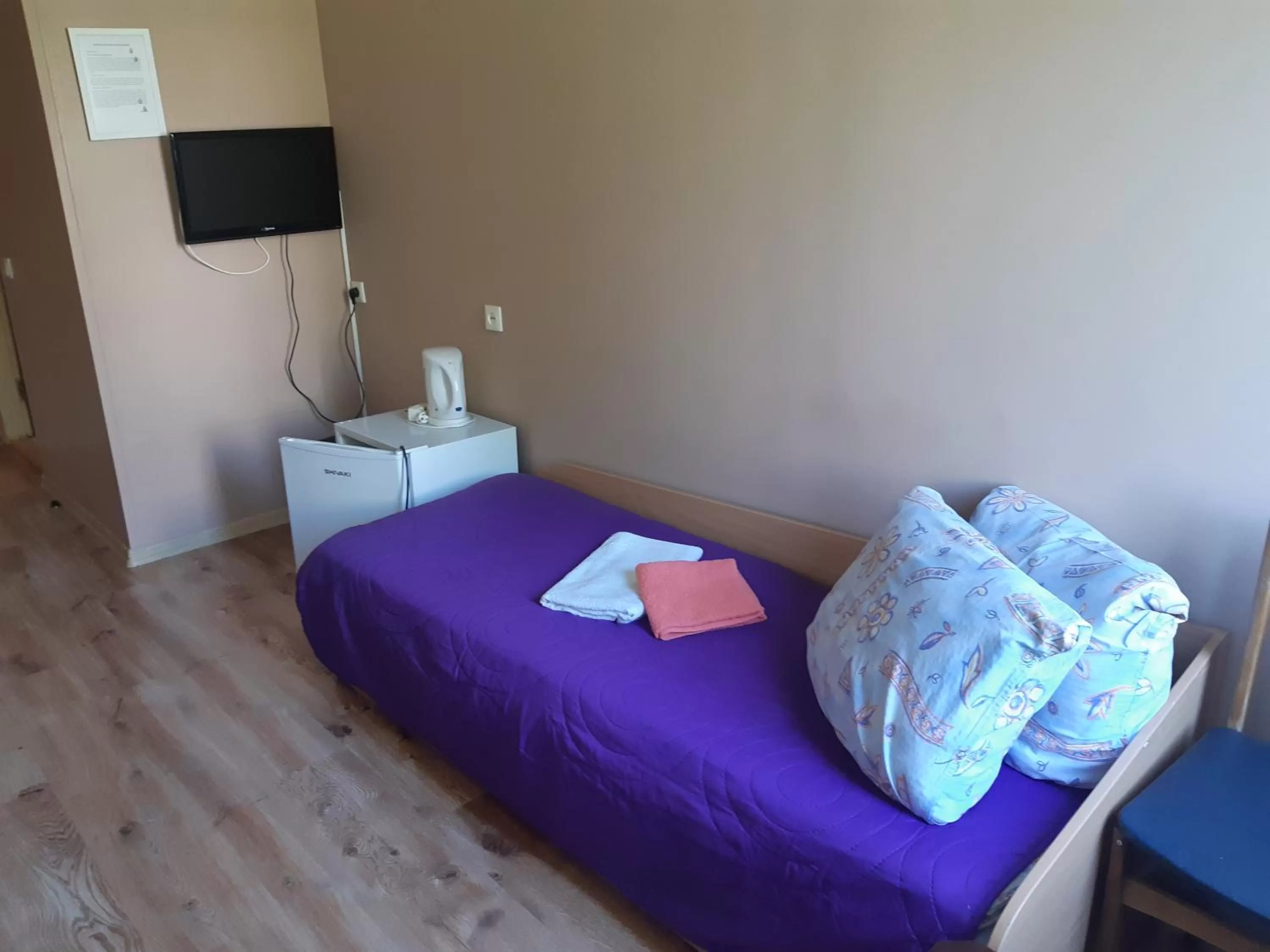 Photo of the whole room, Bed in Rugelis