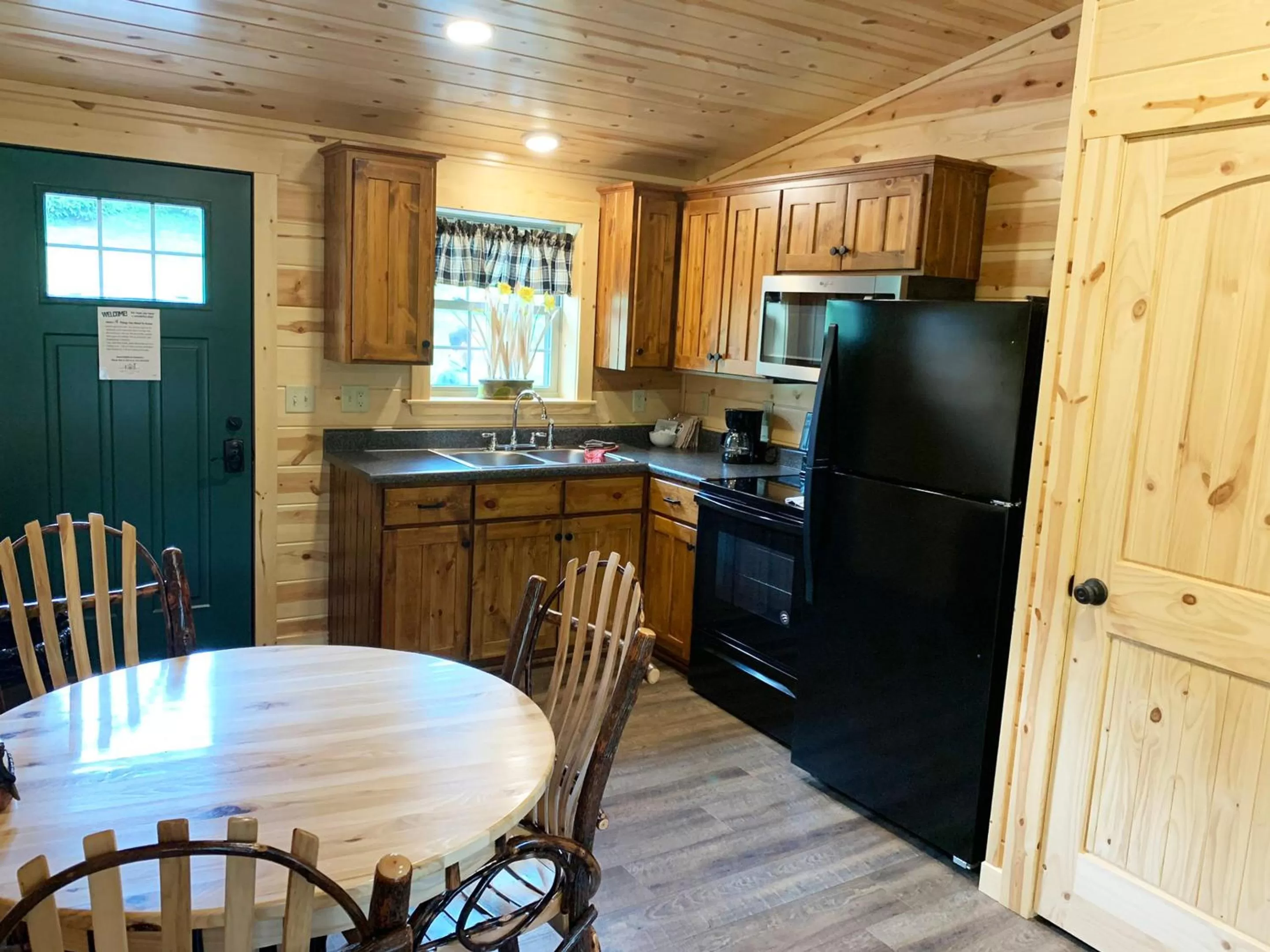 Kitchen or kitchenette, Kitchen/Kitchenette in Blessing Lodge by Amish Country Lodging