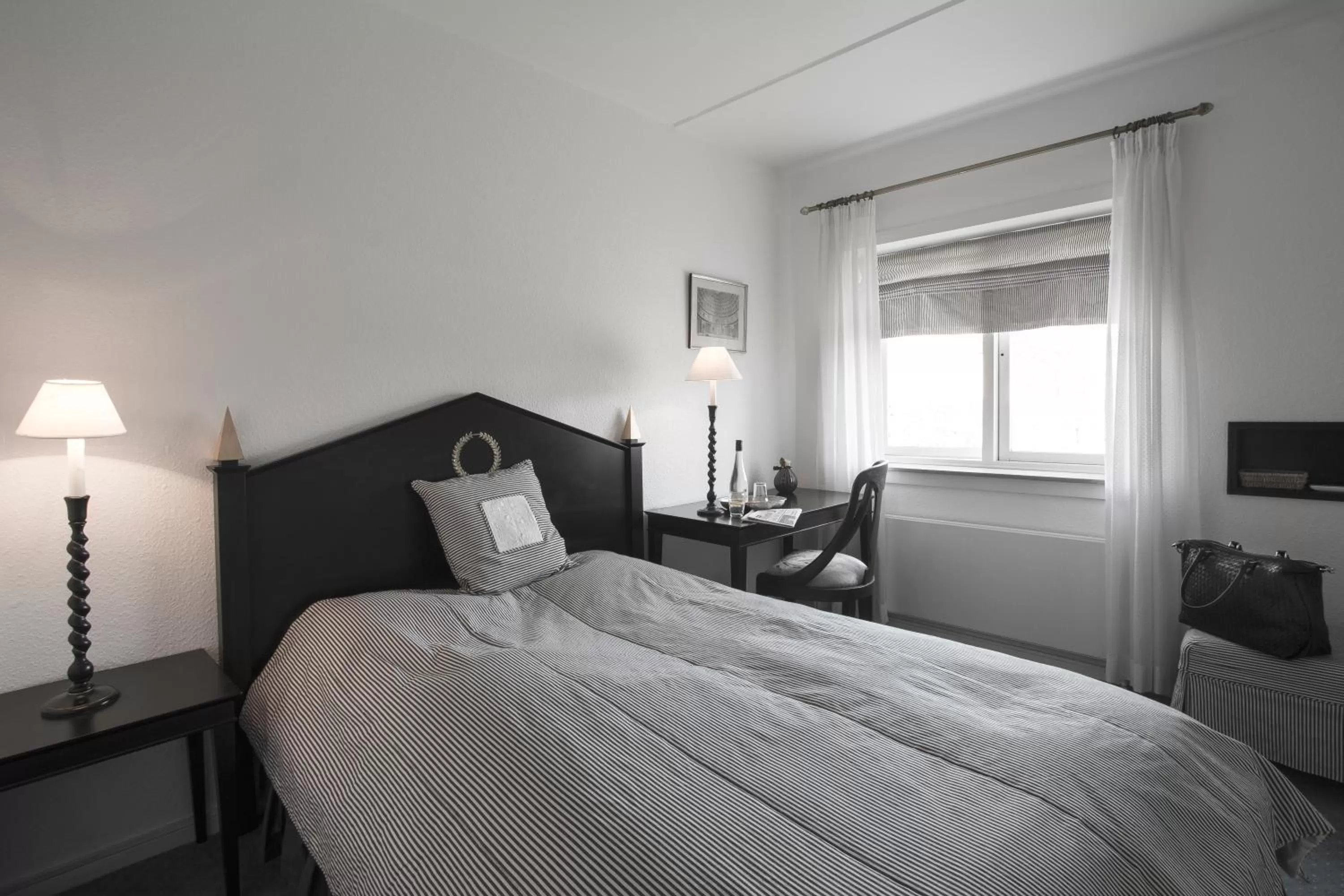 Bedroom, Bed in Hotel Fredensborg Store Kro