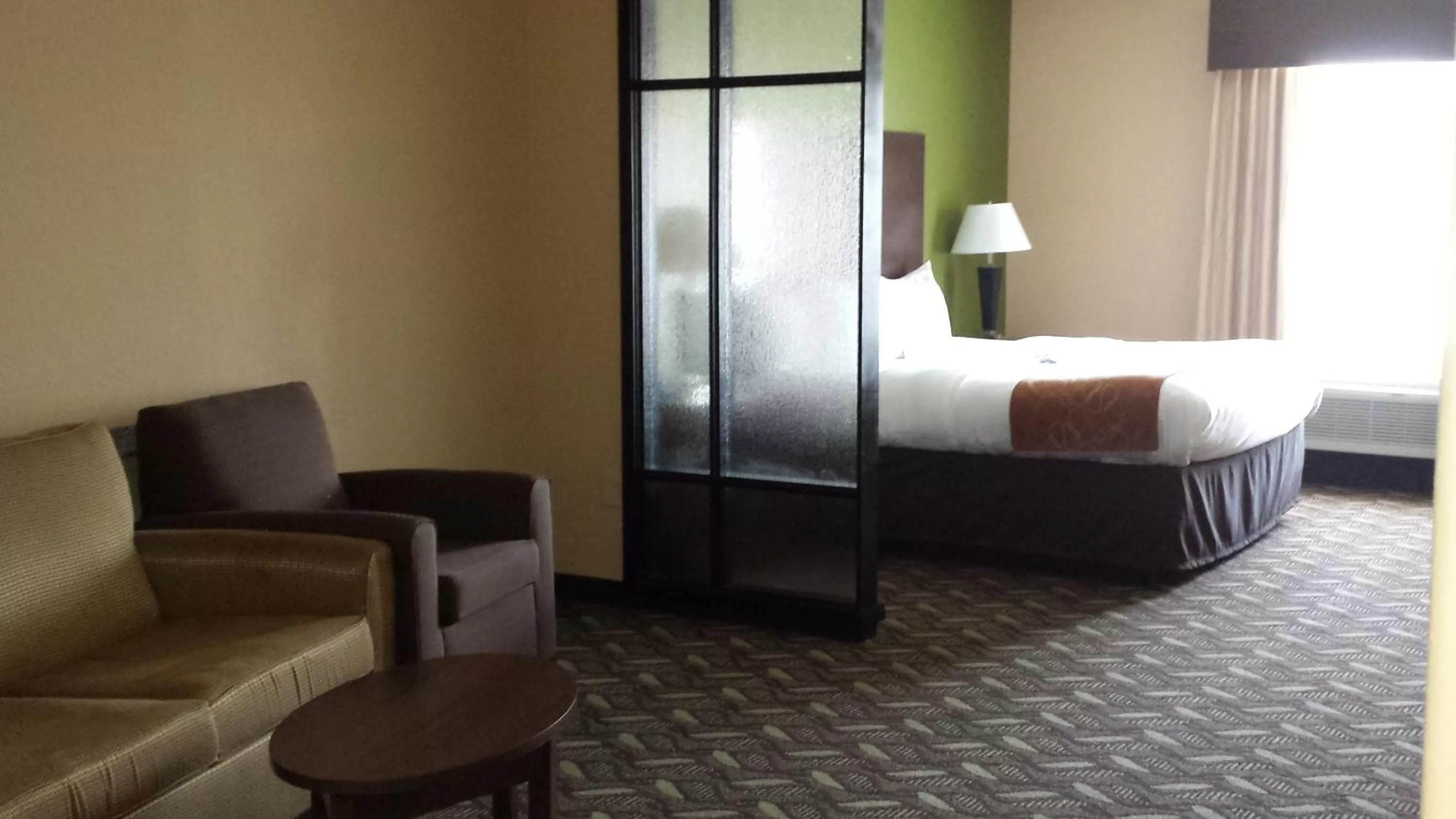 King Suite - Disability Access/Non-Smoking in Baymont by Wyndham Jewett