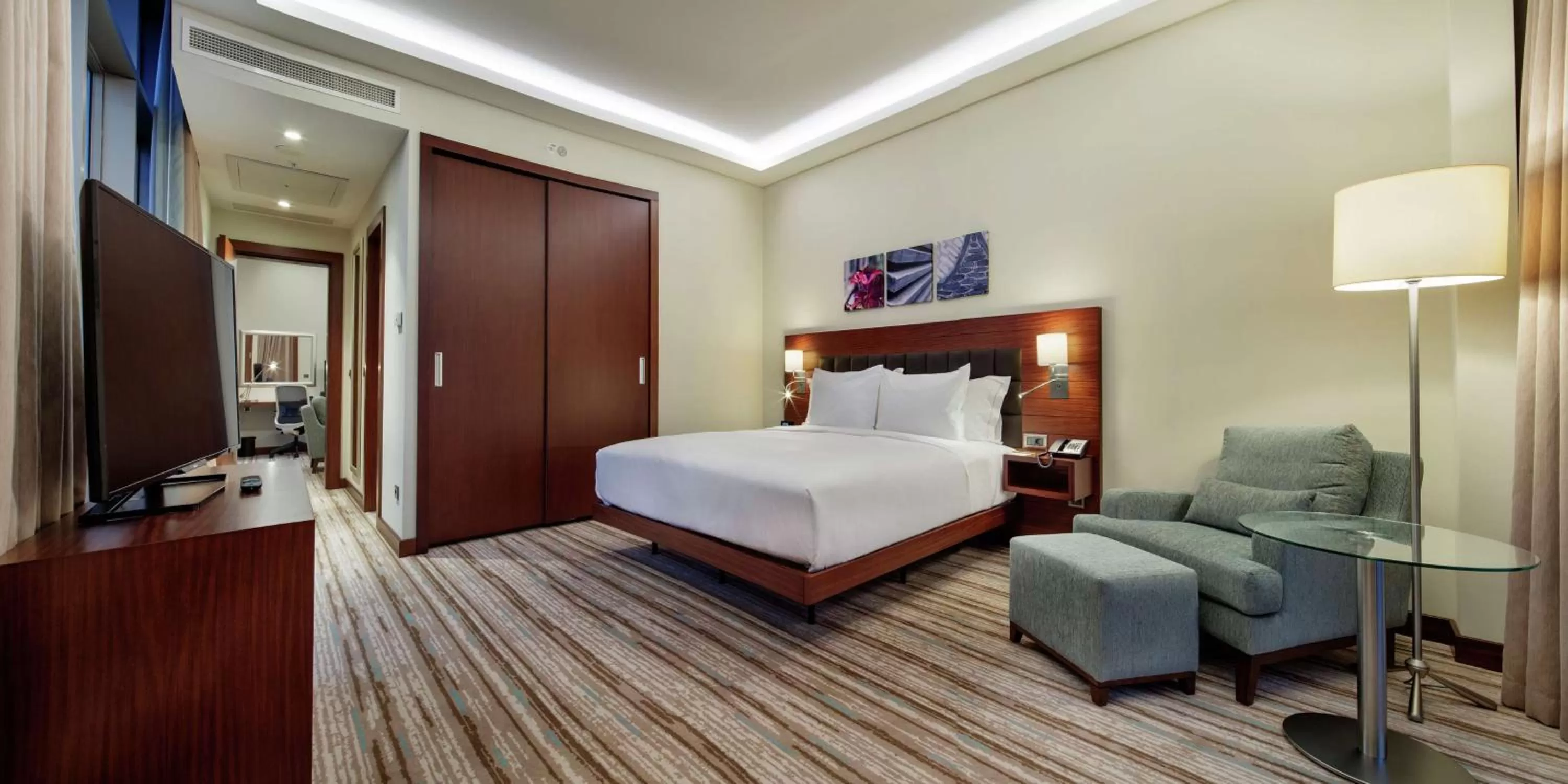 Living room, Bed in Hilton Garden Inn Corlu