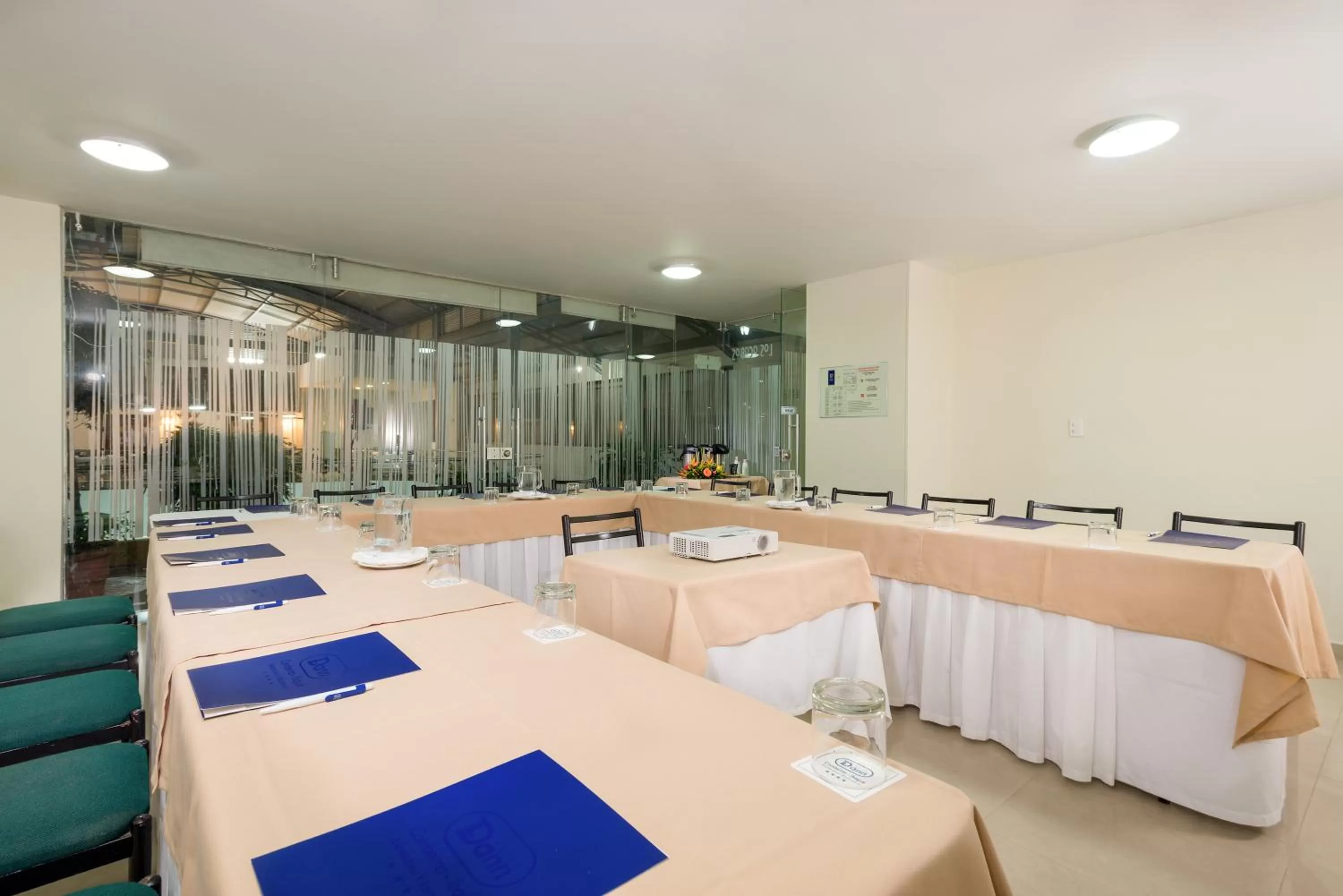 Business facilities in Hotel Dann Combeima