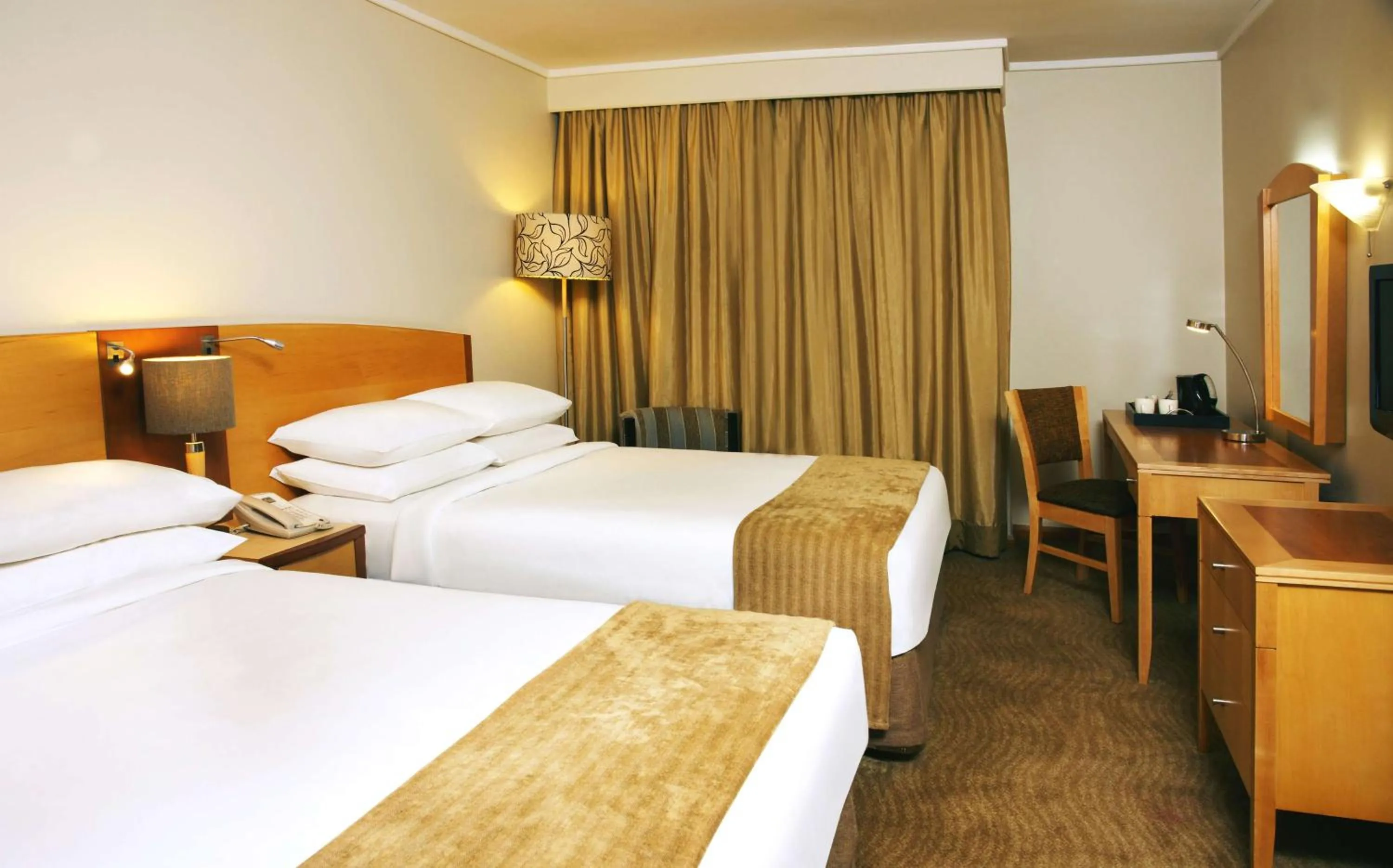 Photo of the whole room, Bed in Garden Court Eastgate