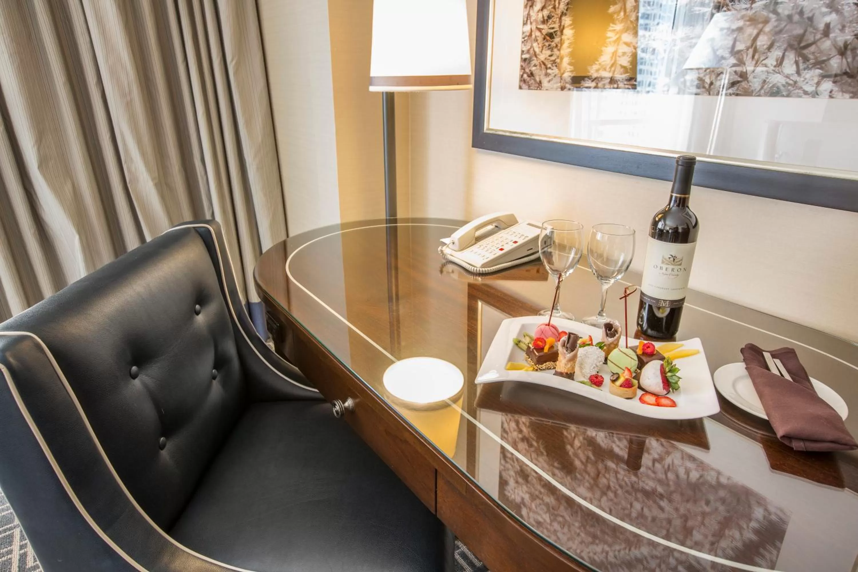 Deluxe Double Room with Two Double Beds in Omni Los Angeles Hotel