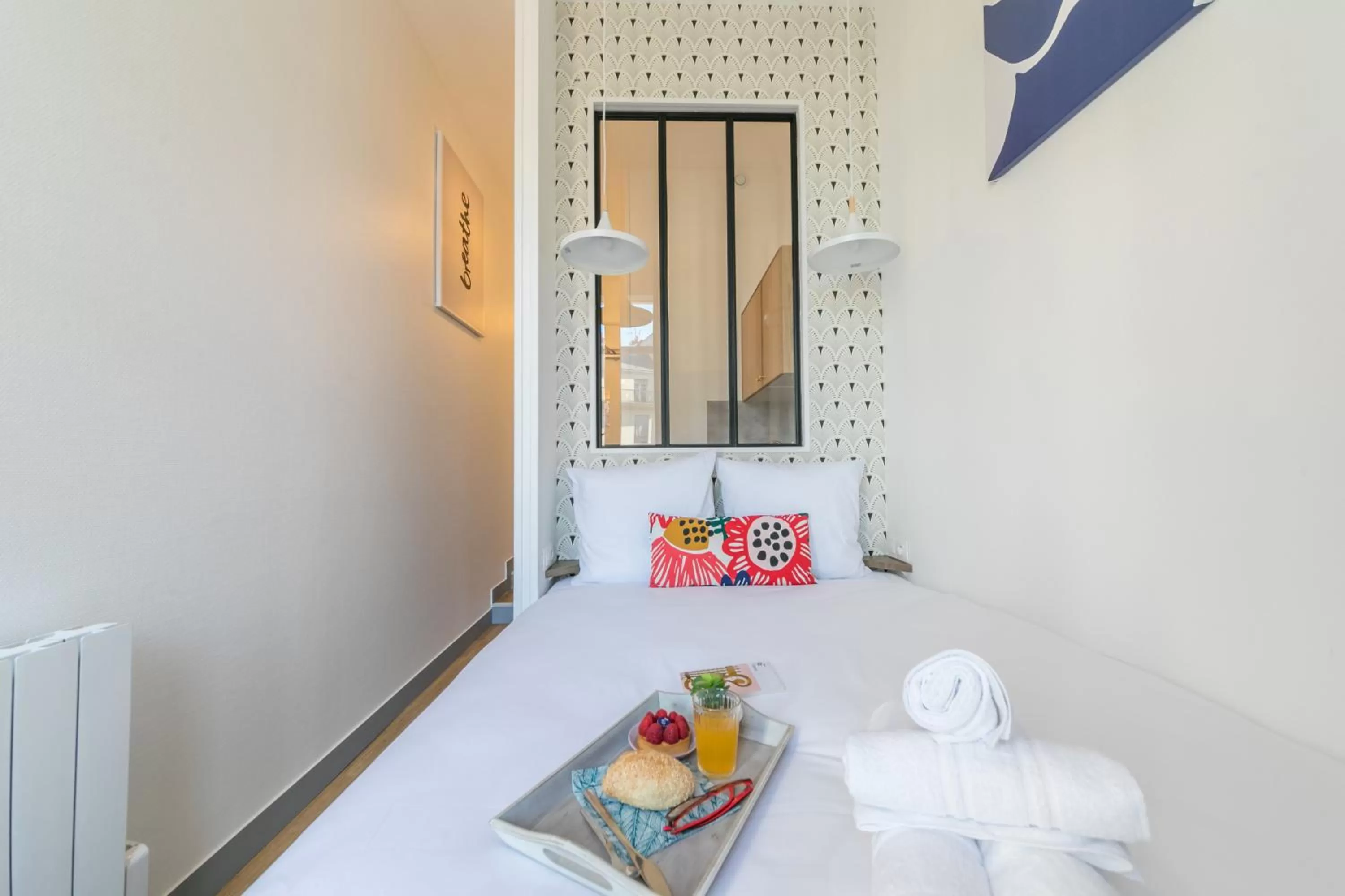 Bed in WS Haussmann - La Fayette