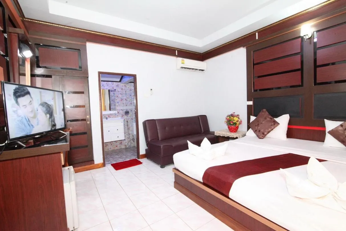 Bed in Lanta Paradise Beach Resort