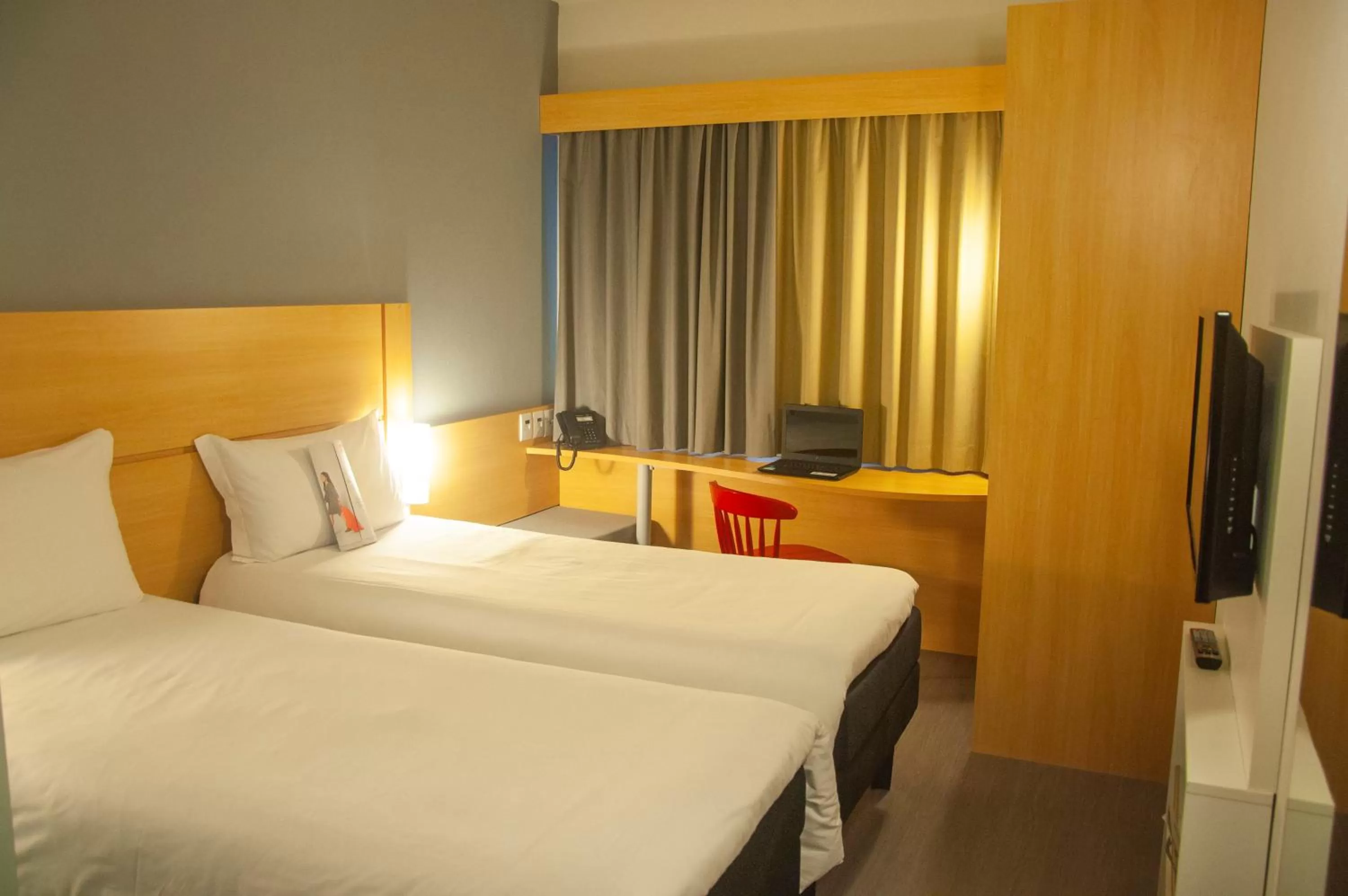 Bed in ibis Montenegro