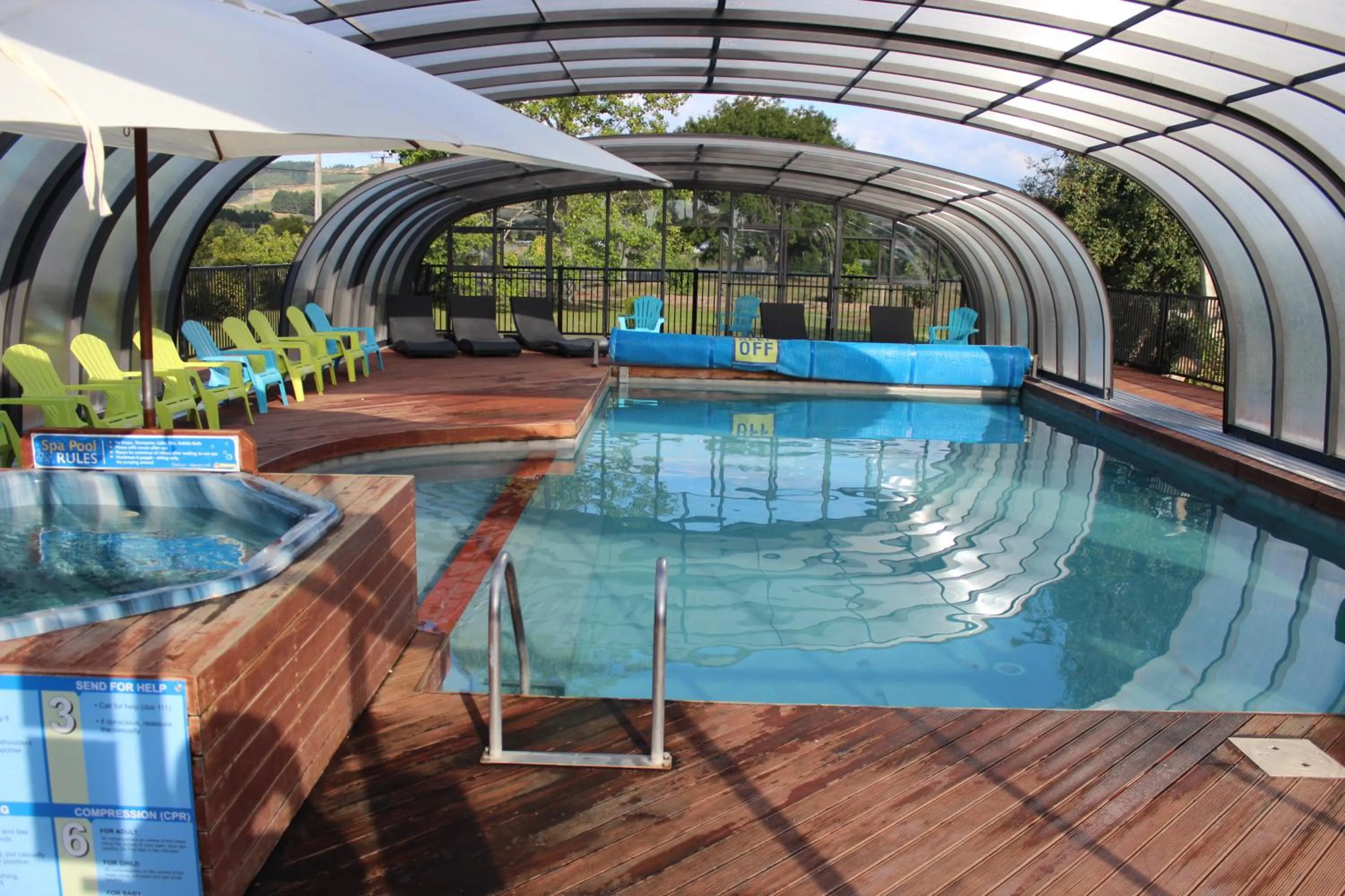 Swimming pool in All Seasons Holiday Park