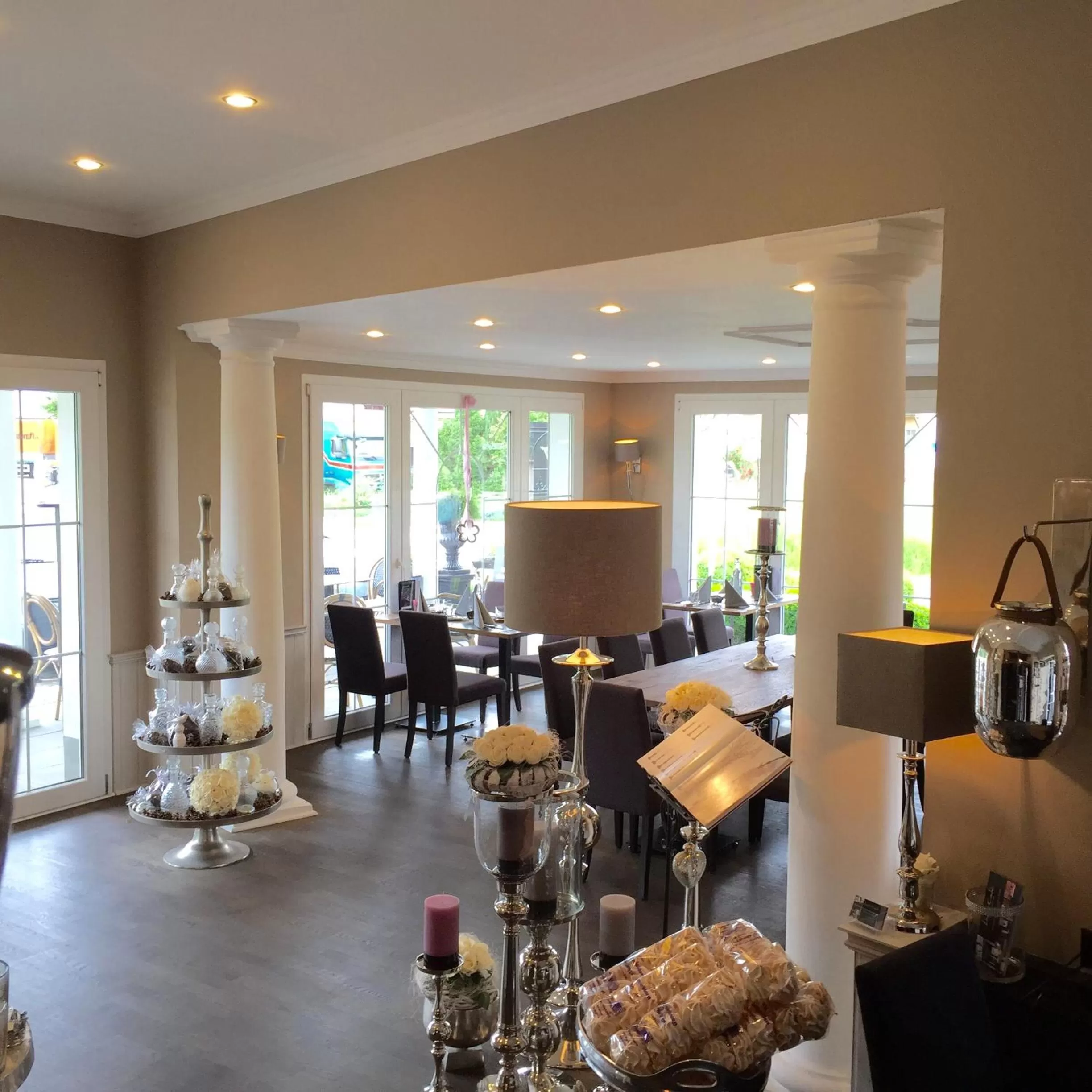 Restaurant/Places to Eat in Landcafe mit Mini Hotel