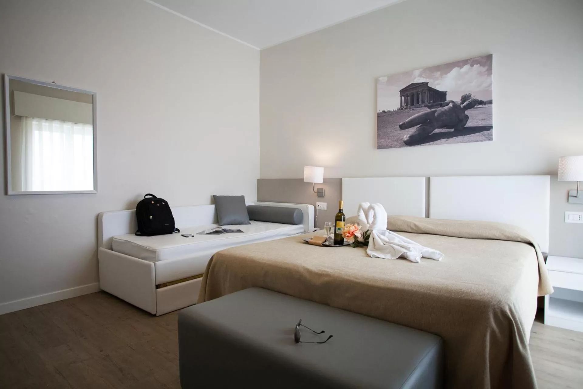 Photo of the whole room, Bed in Hotel Costazzurra Museum & Spa