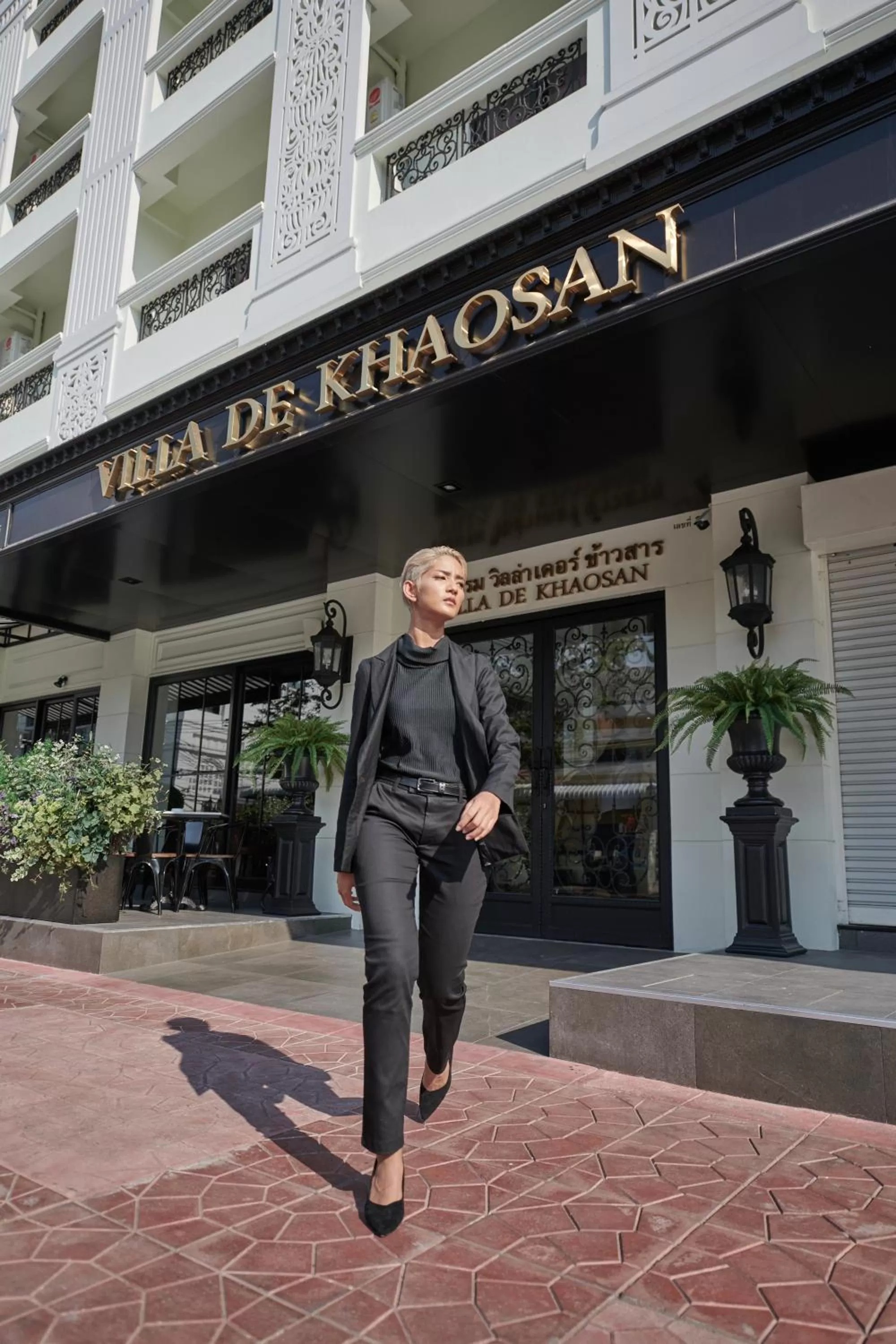 Facade/entrance in Villa De Khaosan by Chillax