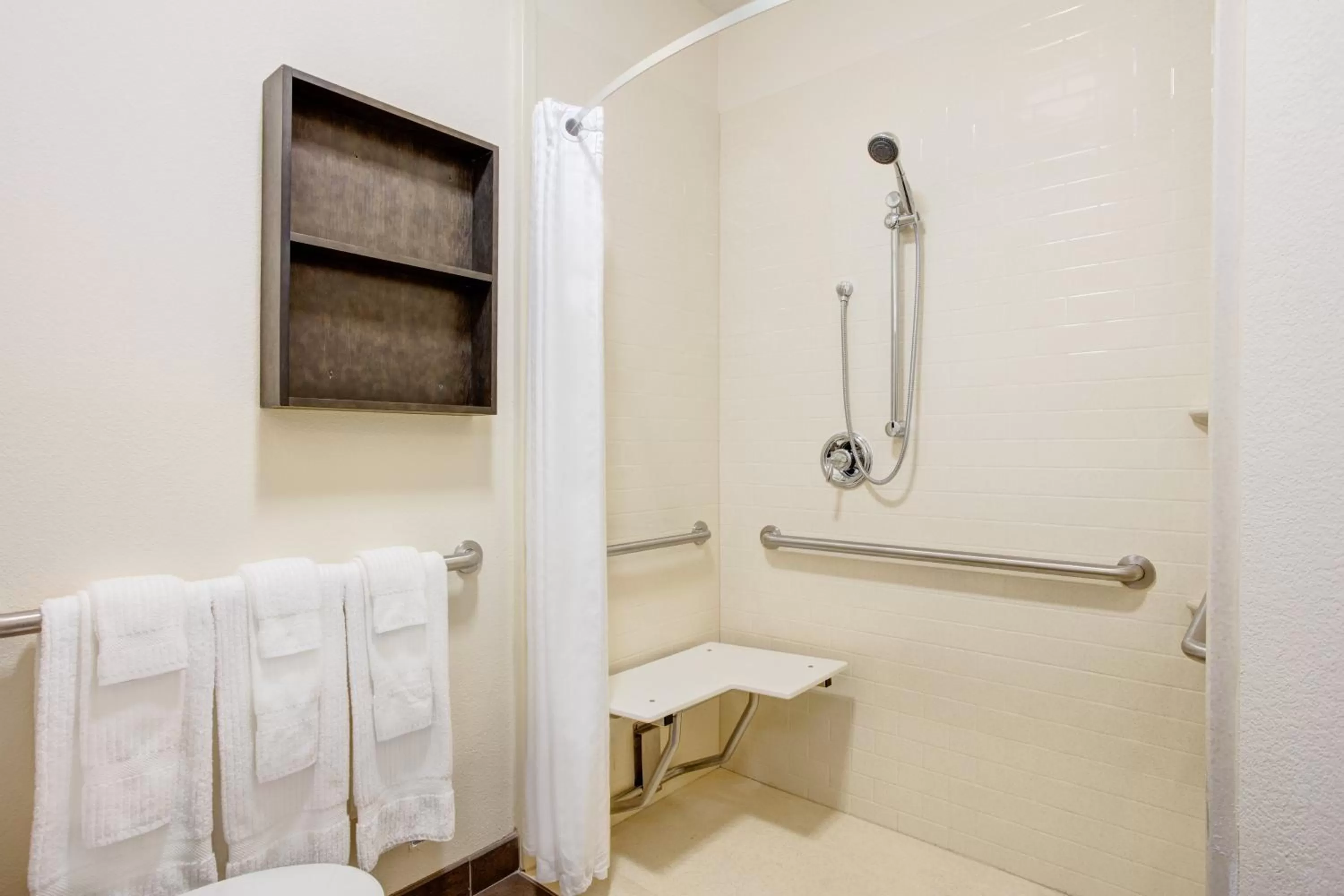 Bathroom in Candlewood Suites Cut Off - Galliano by IHG