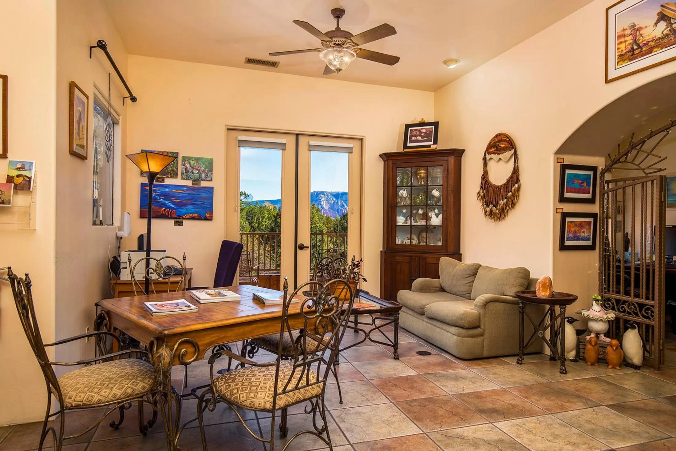 Lobby or reception, Seating Area in Alma De Sedona Inn B&B