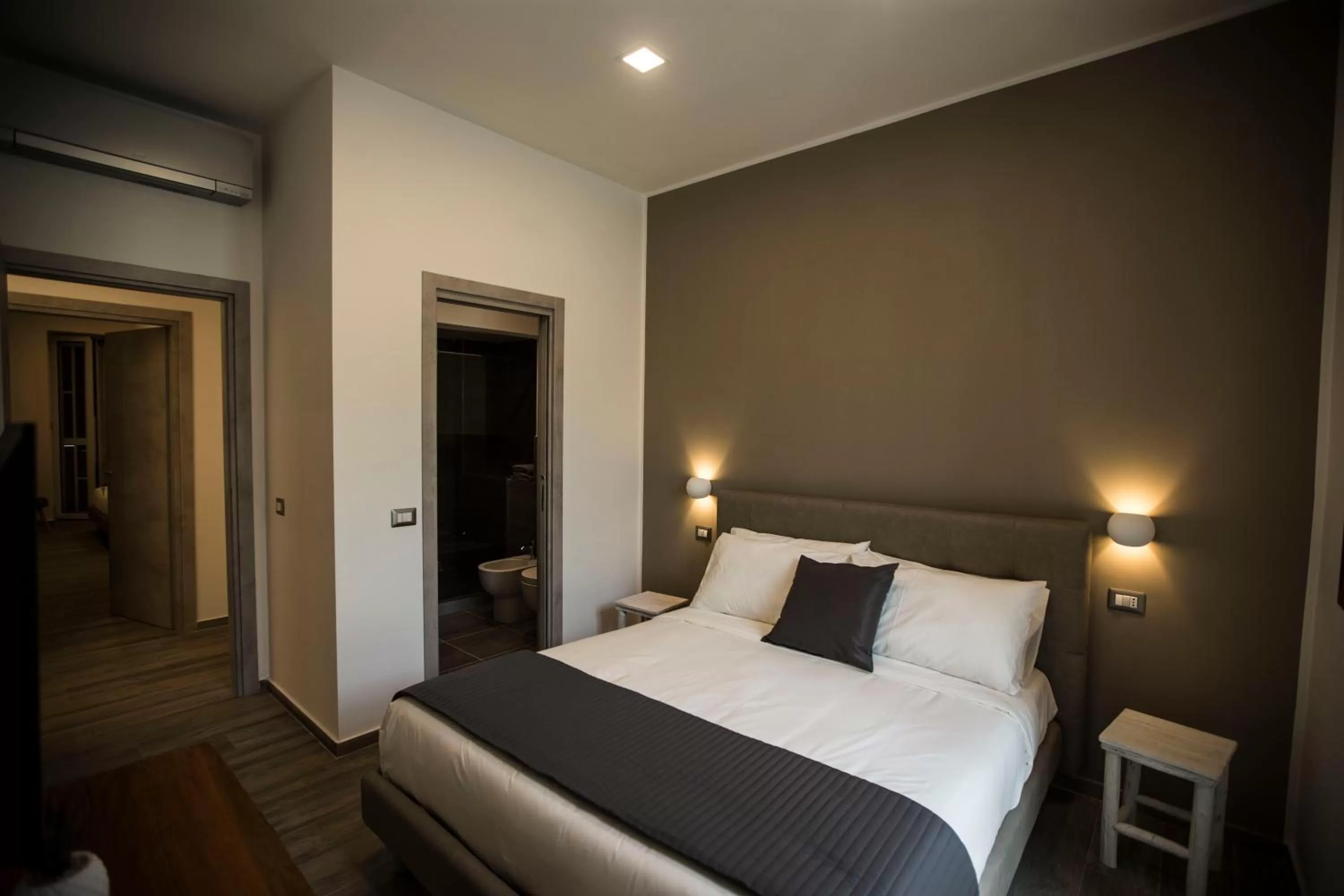 Bedroom, Bed in GB Central Station Napoli