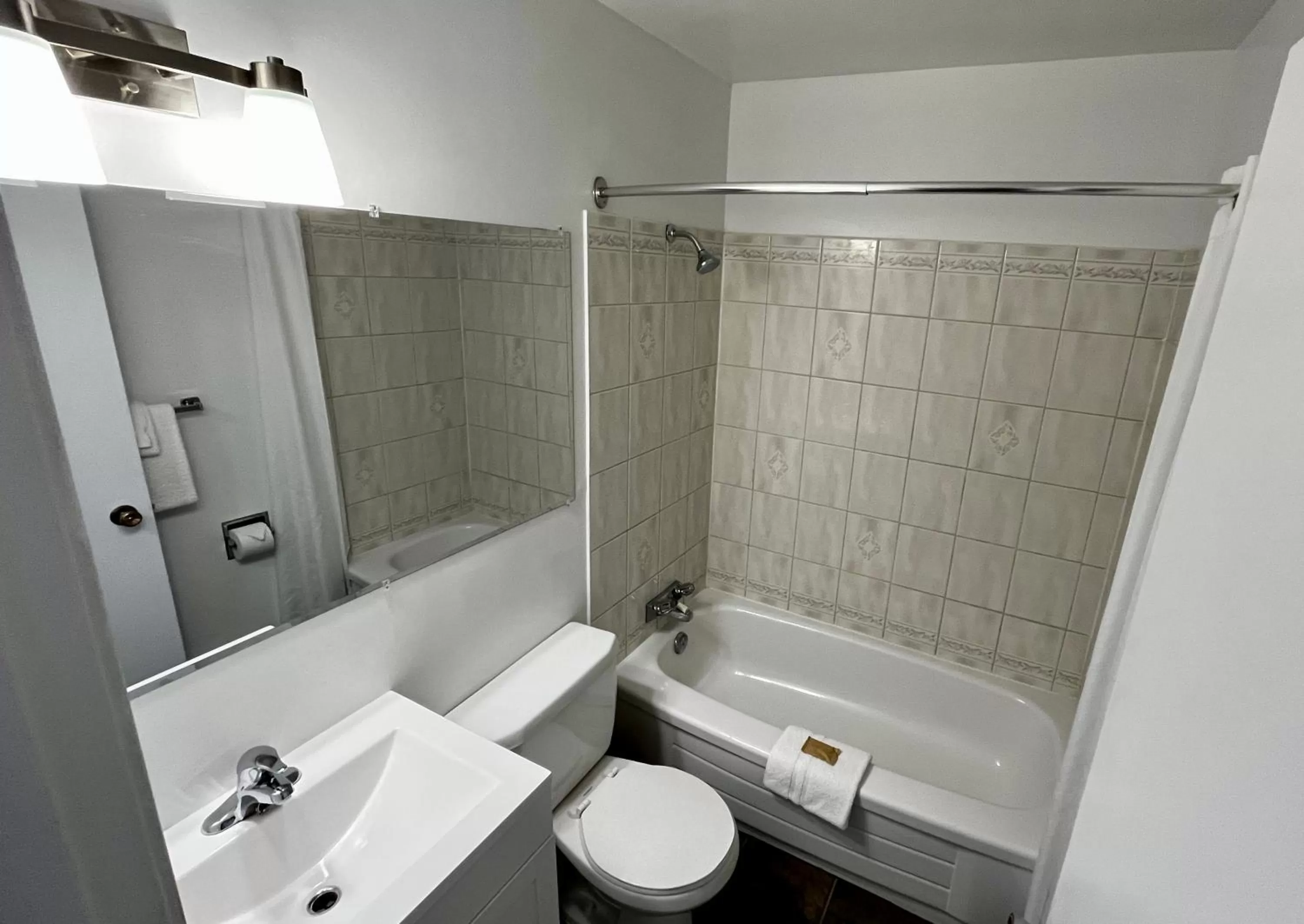 Shower in Anavada Inn & Suites - Prince George