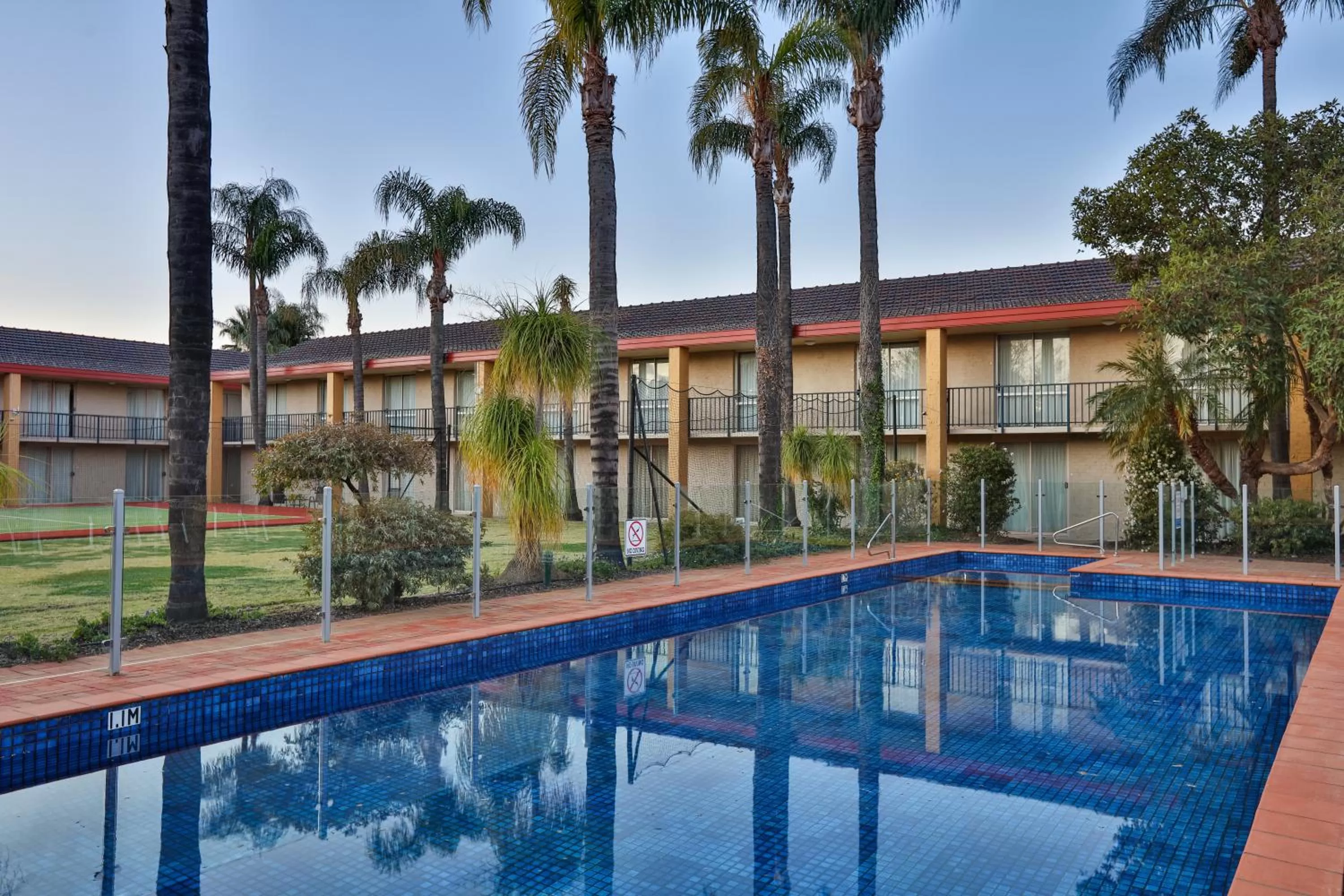 Swimming pool in Mildura Inlander Resort