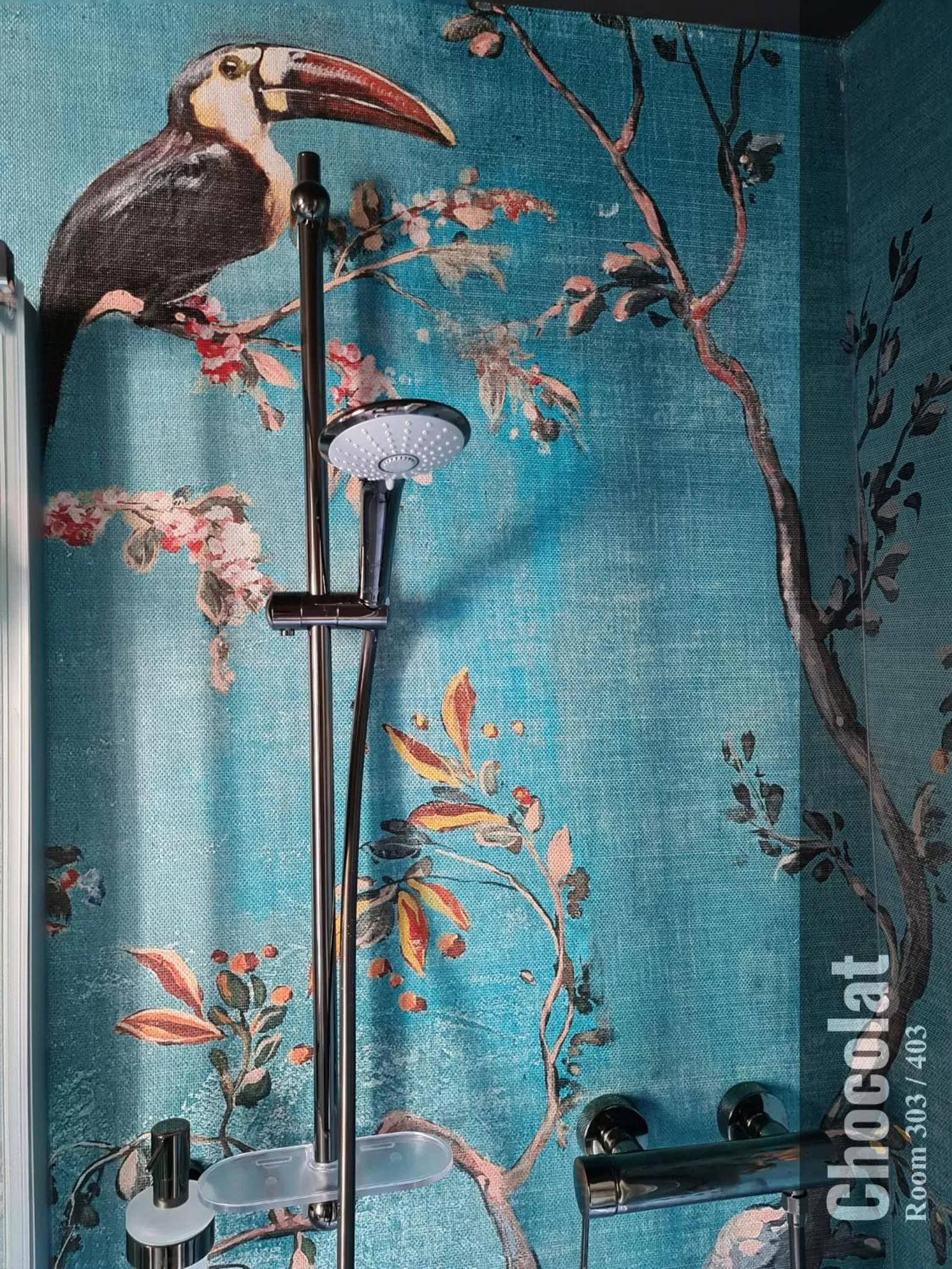 Shower in The Henry Self Check-In Guesthouse