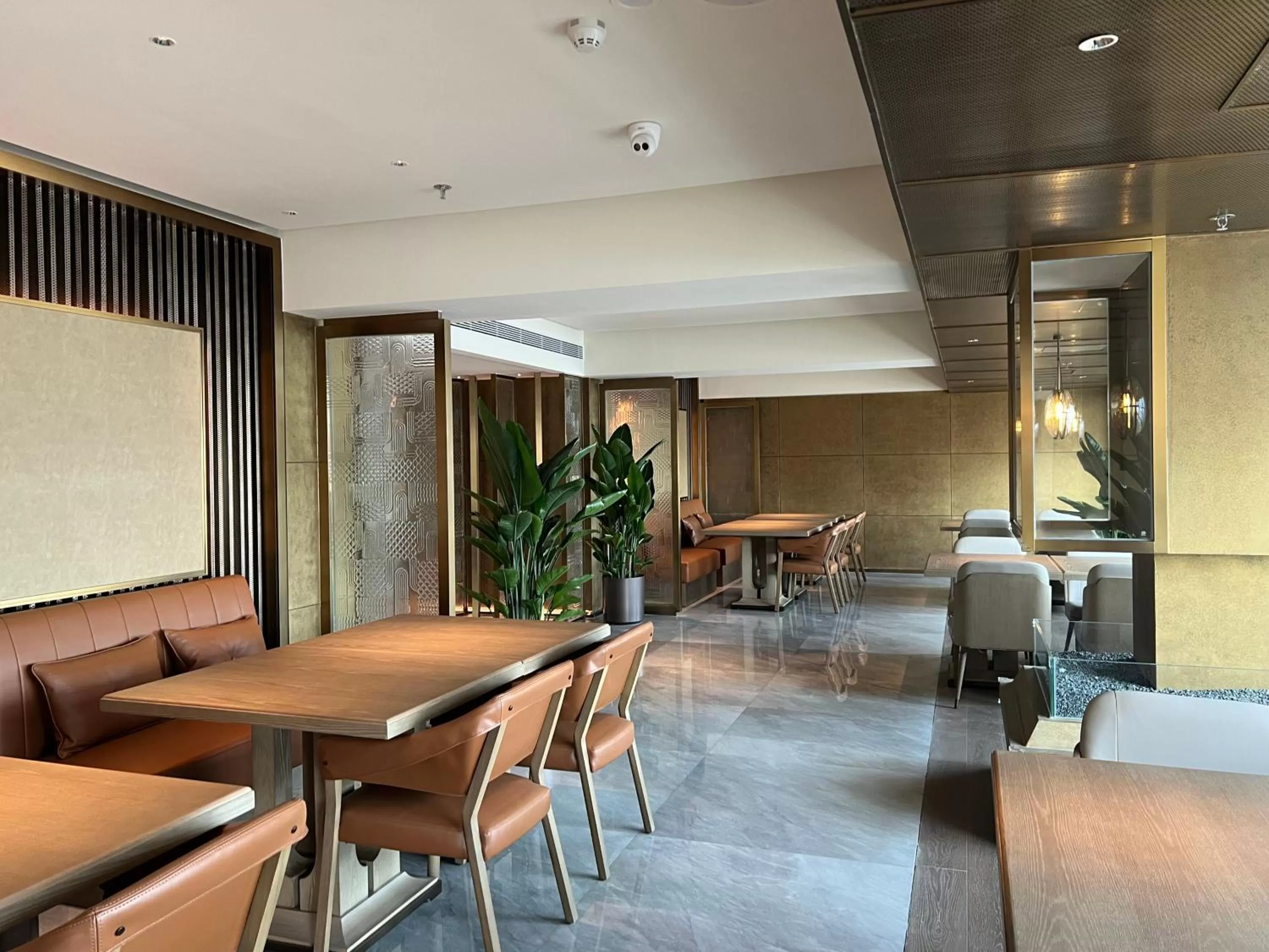 Lounge or bar in Swissotel Beijing Hong Kong Macau Center