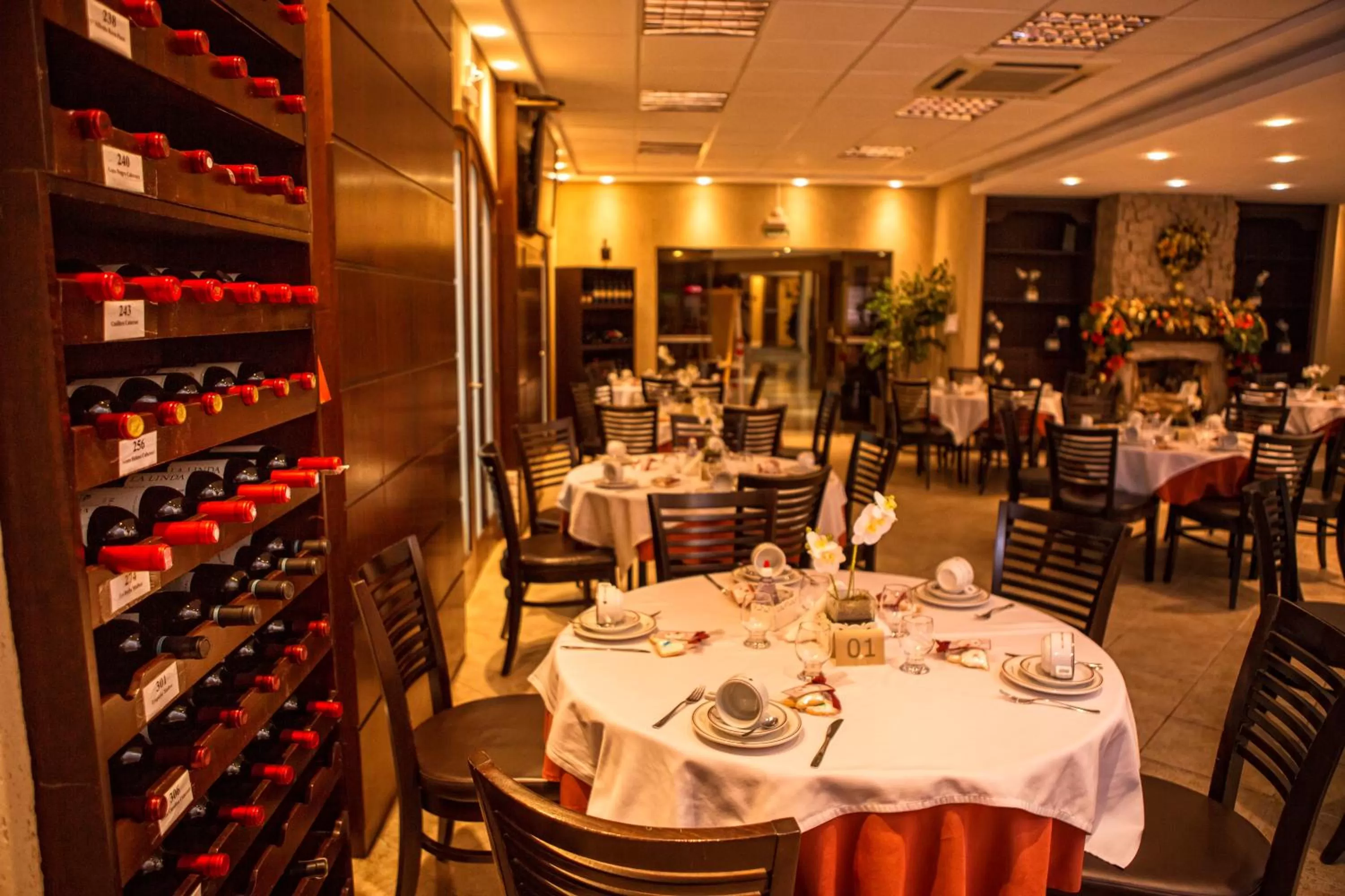 Dining area in Hotel Campo Largo Comfort