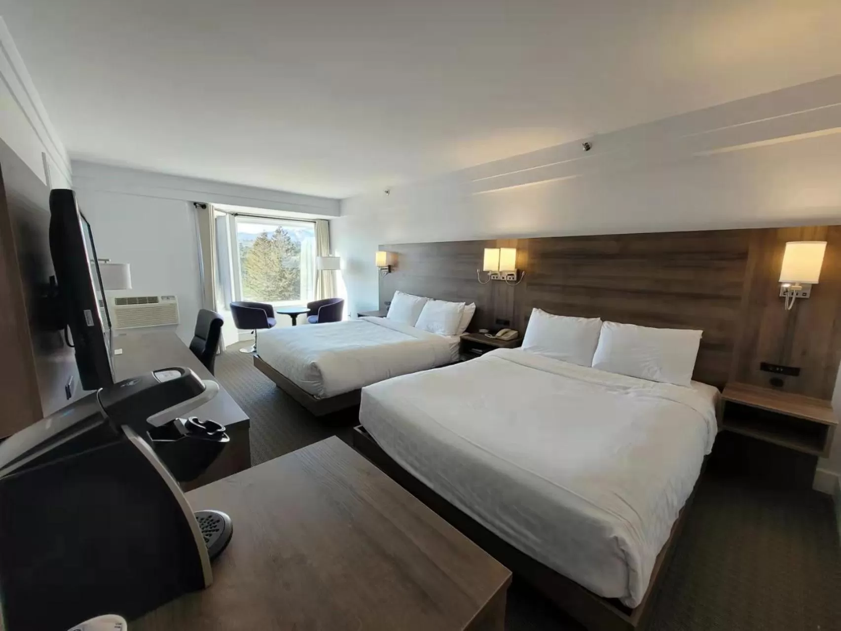 Photo of the whole room, Bed in Manoir des Sables Hôtel & Golf