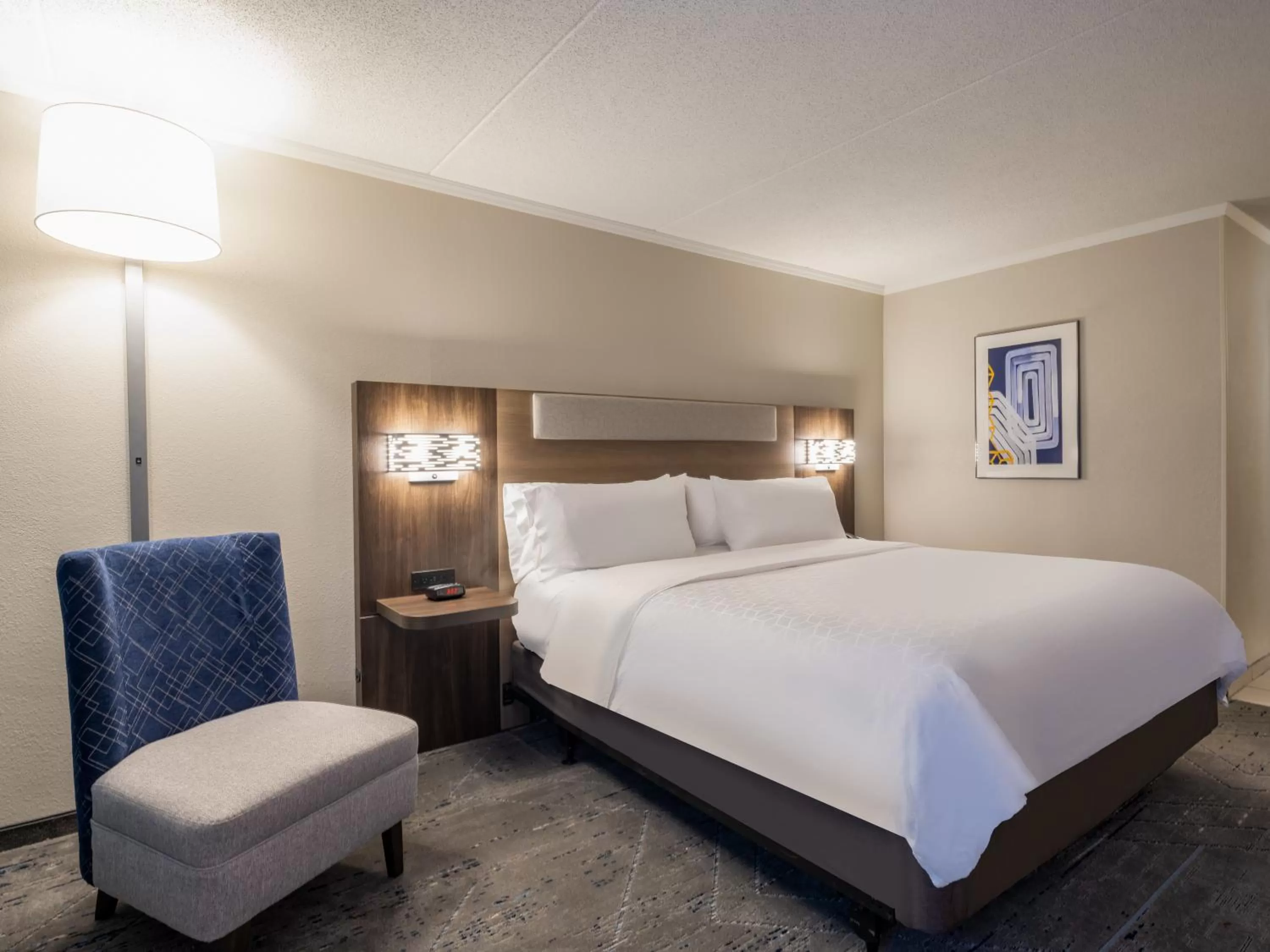 Bedroom, Bed in Holiday Inn Express & Suites Greensboro - I-40 atWendover by IHG