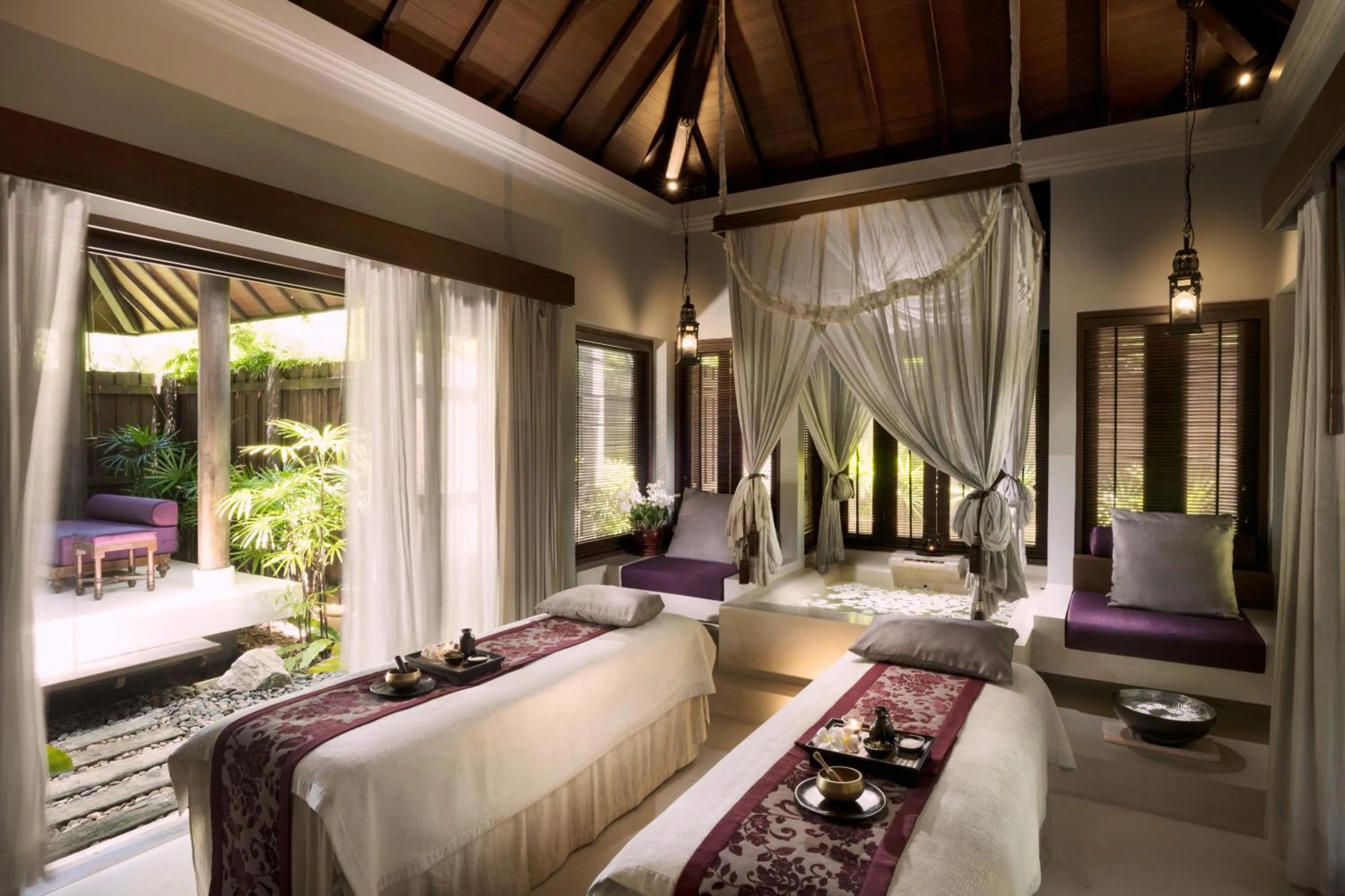 Spa and wellness centre/facilities, Bed in Anantara Mai Khao Phuket Villas