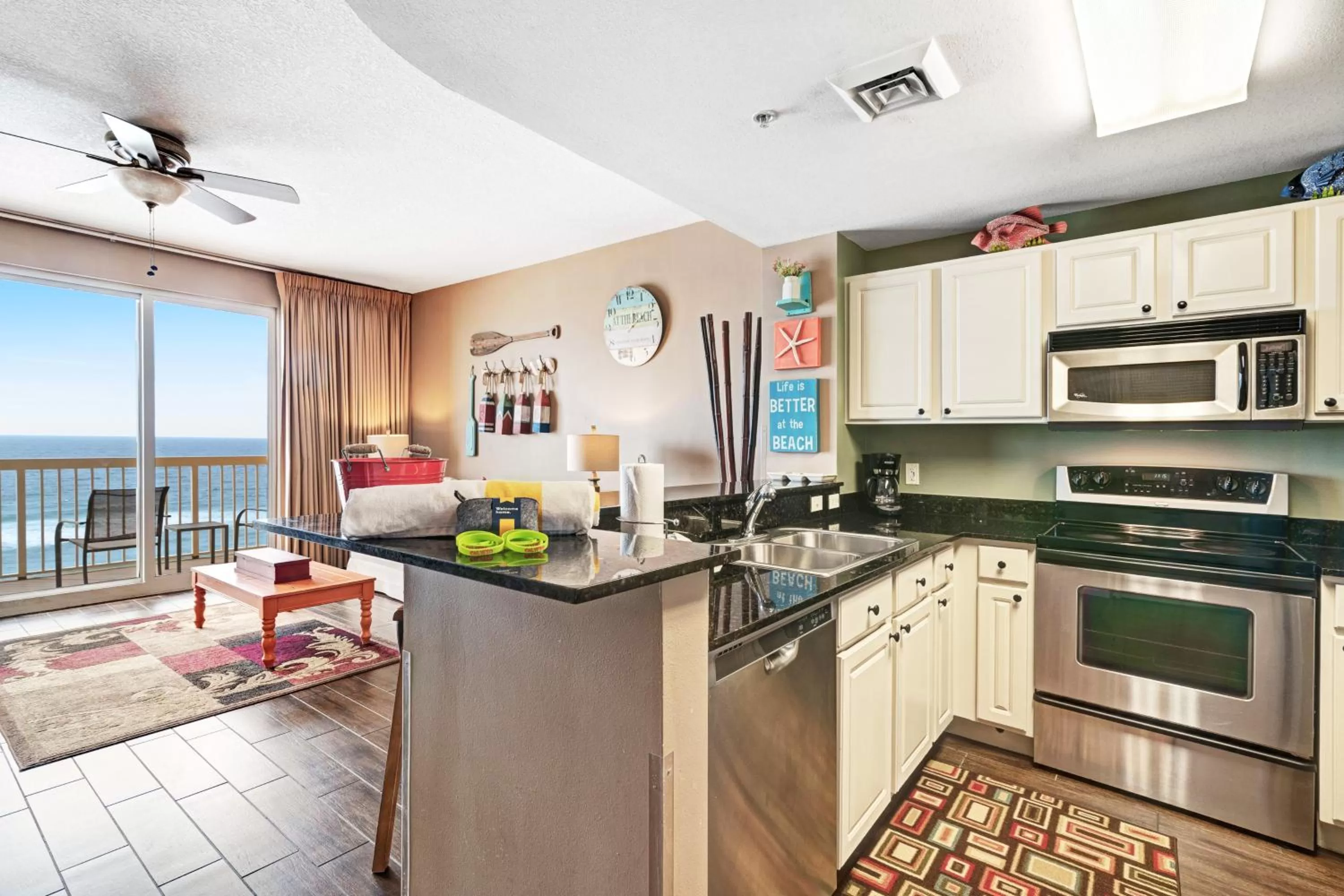 Kitchen/Kitchenette in Calypso Resort