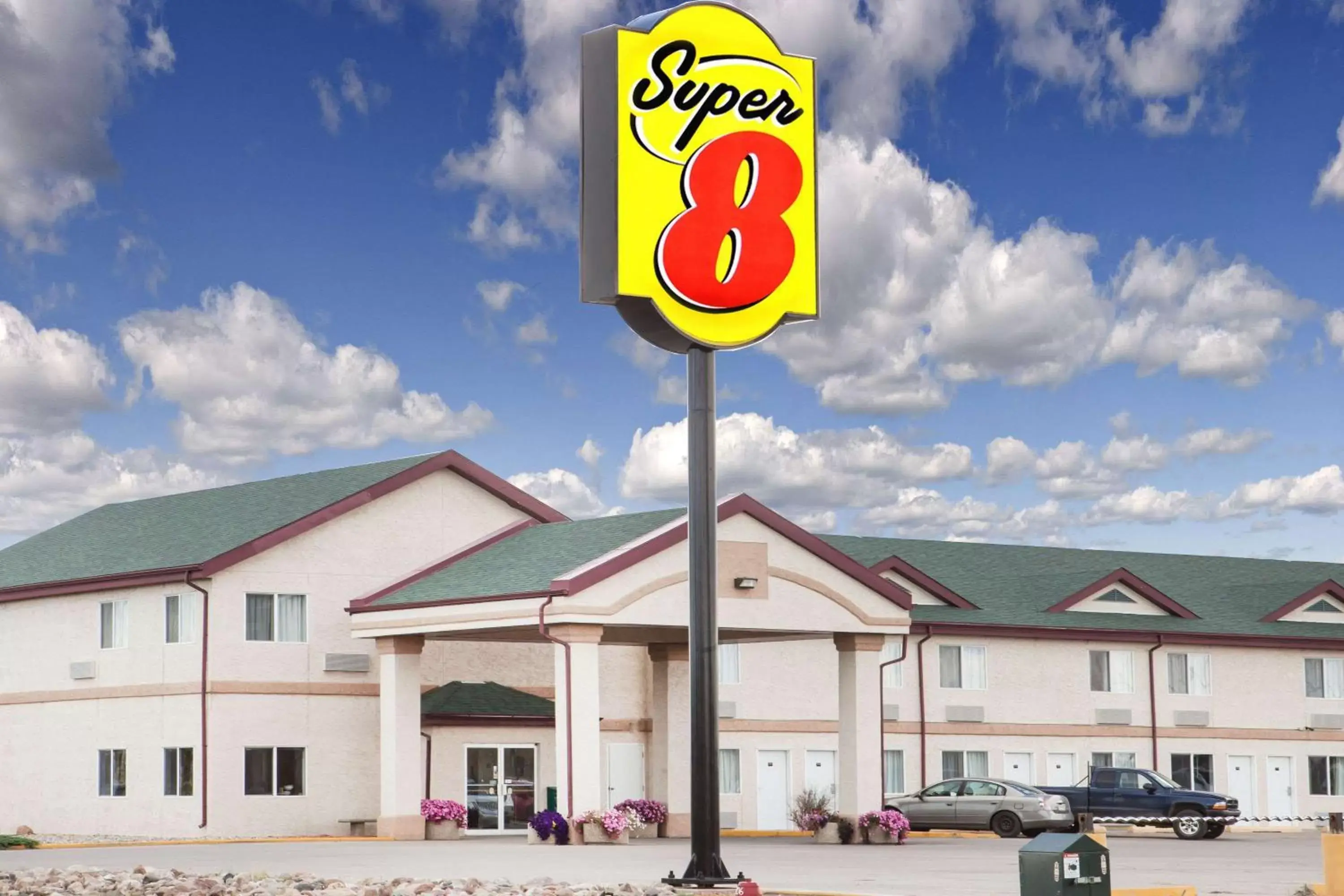 Super 8 by Wyndham Kindersley Super 8 by Wyndham Kindersley