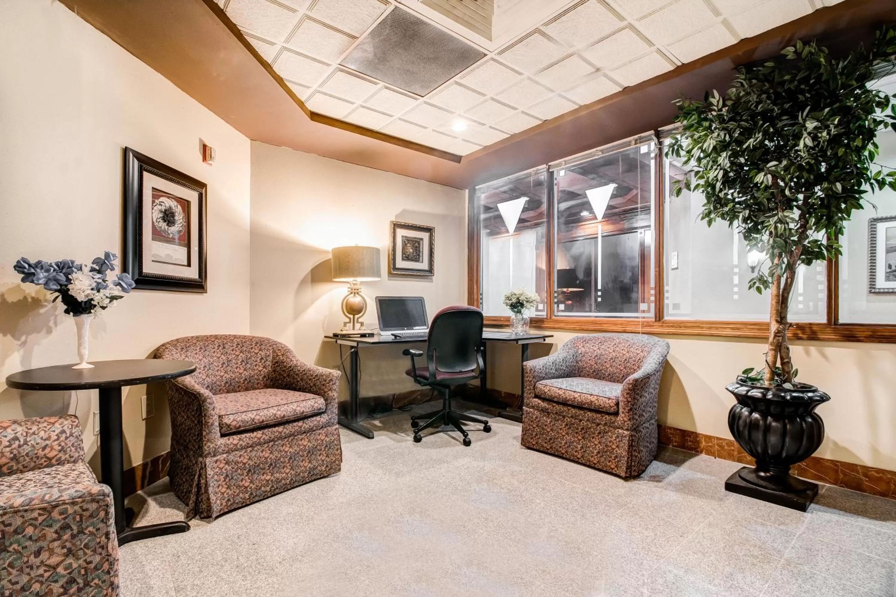 Business facilities in Ramada Plaza by Wyndham Atlanta Airport