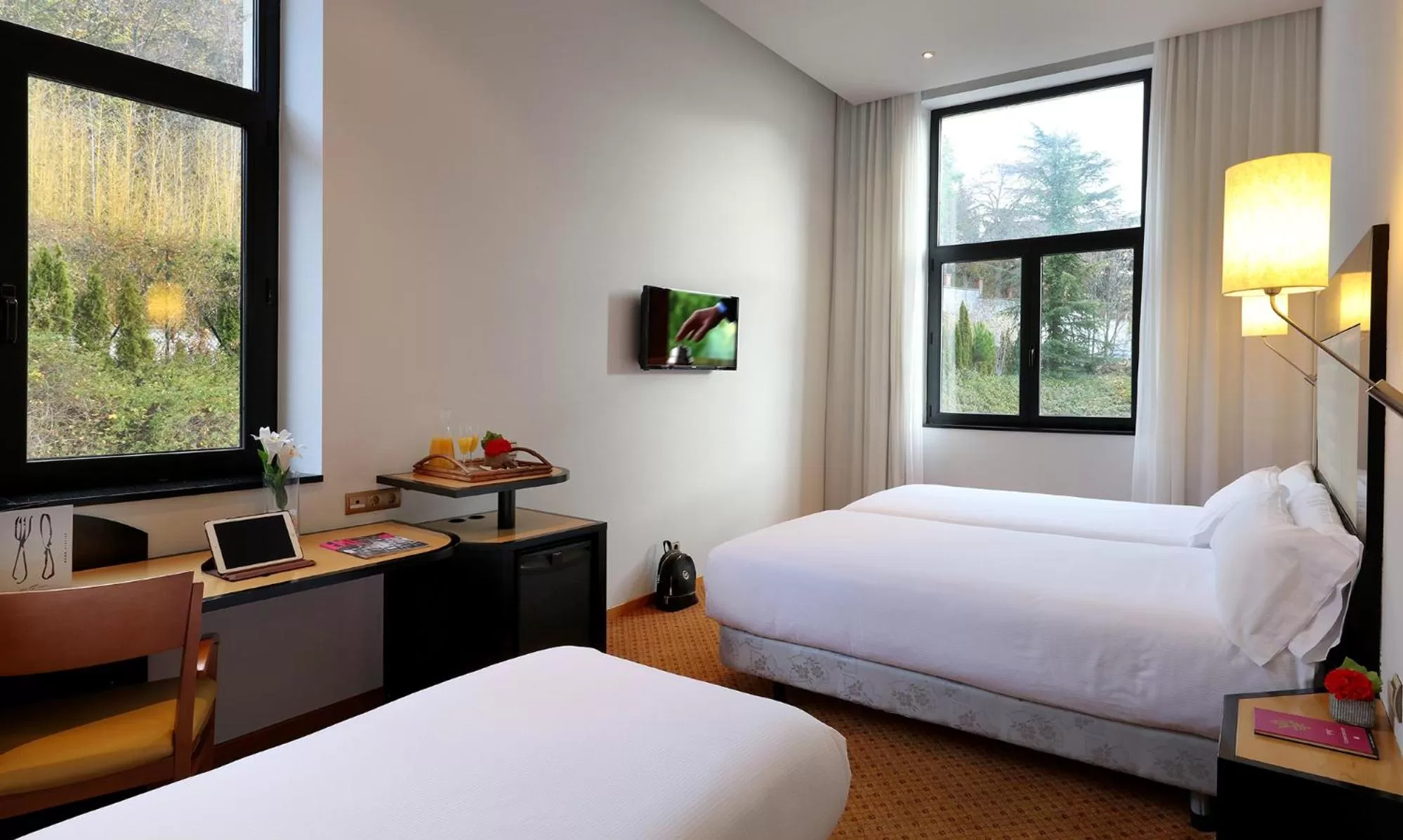 TV and multimedia, Bed in Abba Burgos